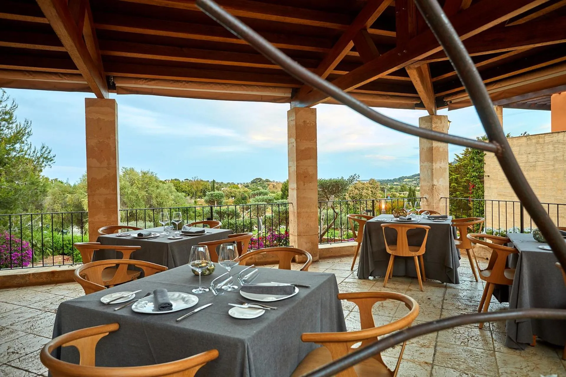Restaurant/places to eat in Pula Suites Boutique Resort