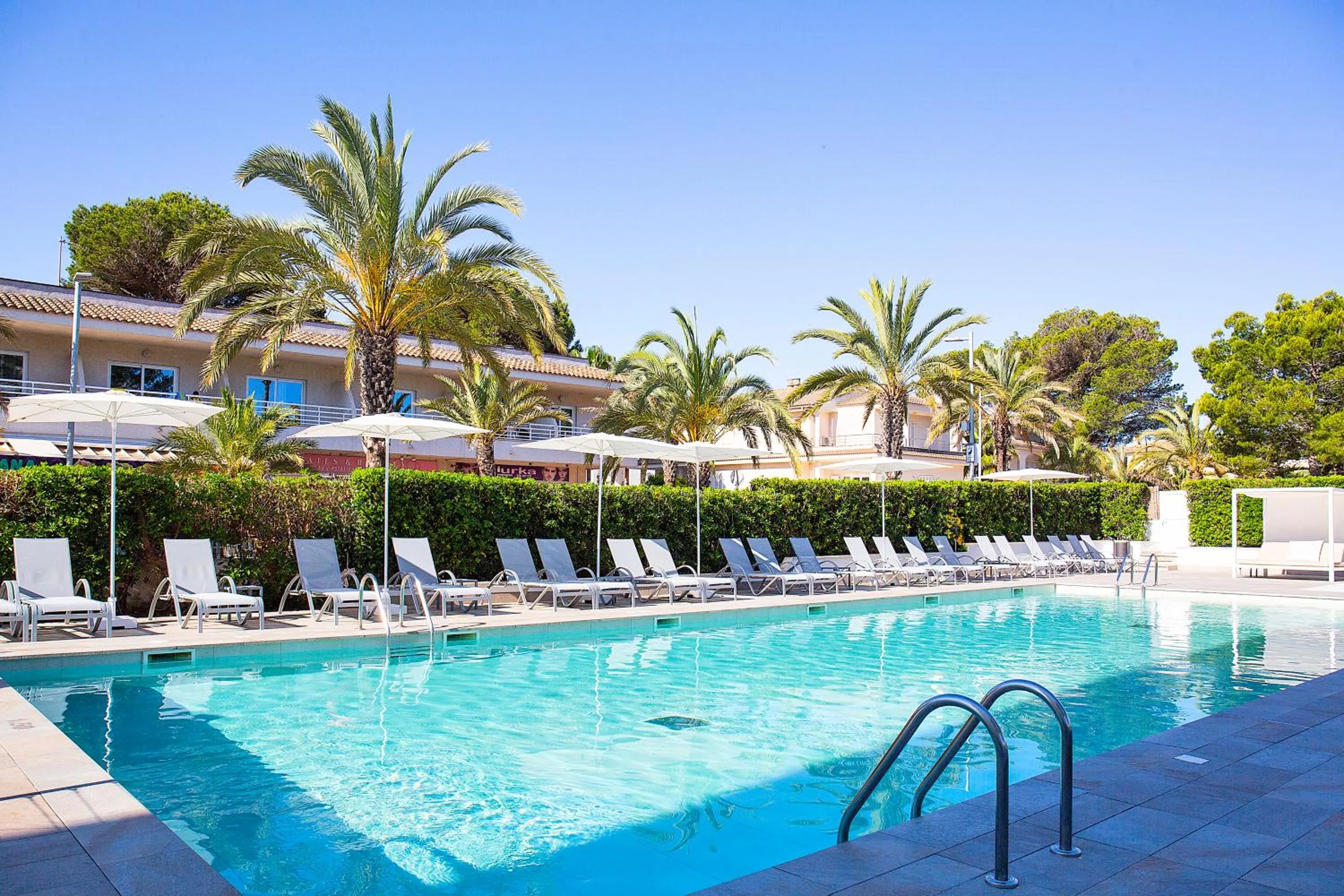 Swimming pool in BQ Sarah -Adults Only