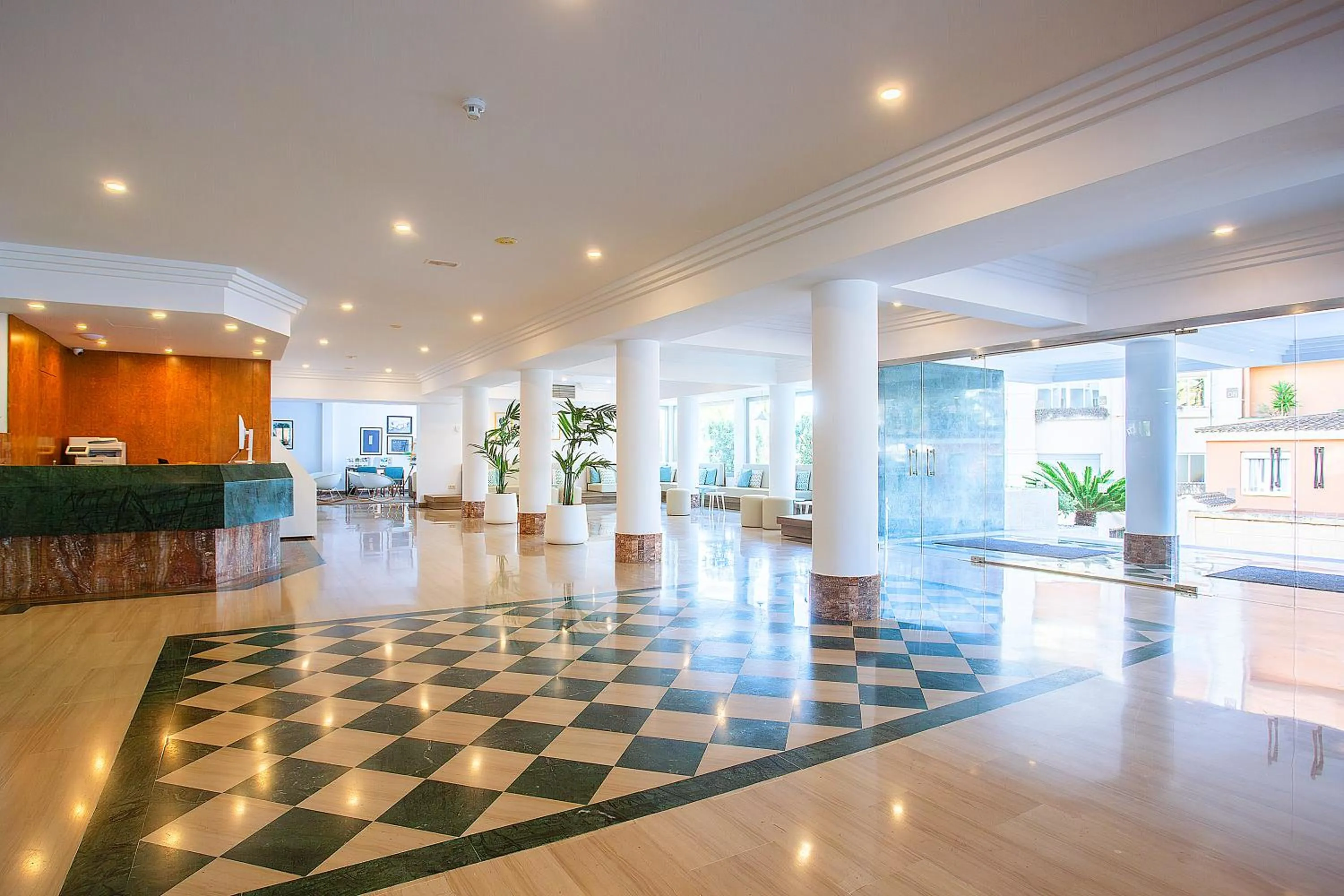 Lobby or reception in BQ Sarah -Adults Only