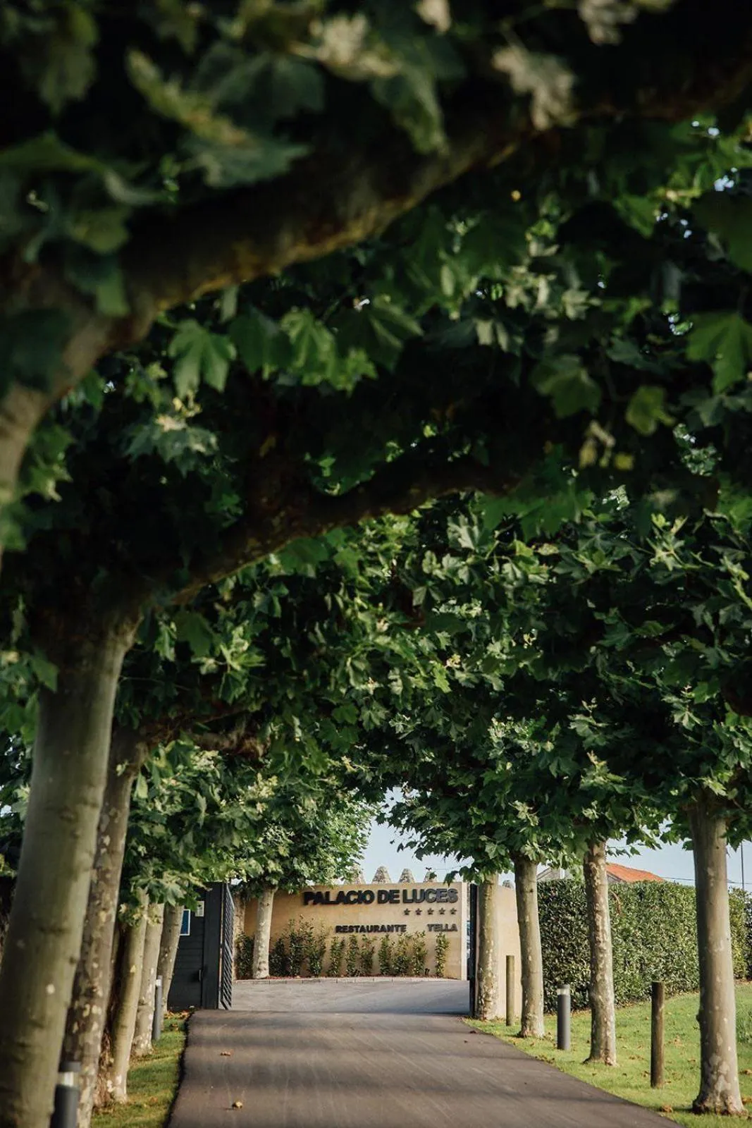 Facade/entrance in CoolRooms Palacio de Luces