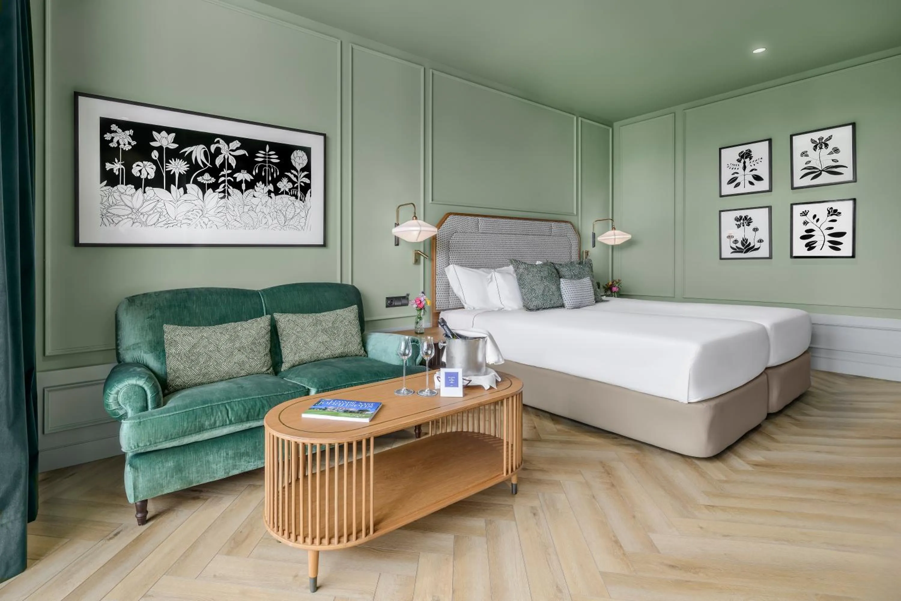 Bed in CoolRooms Palacio de Luces