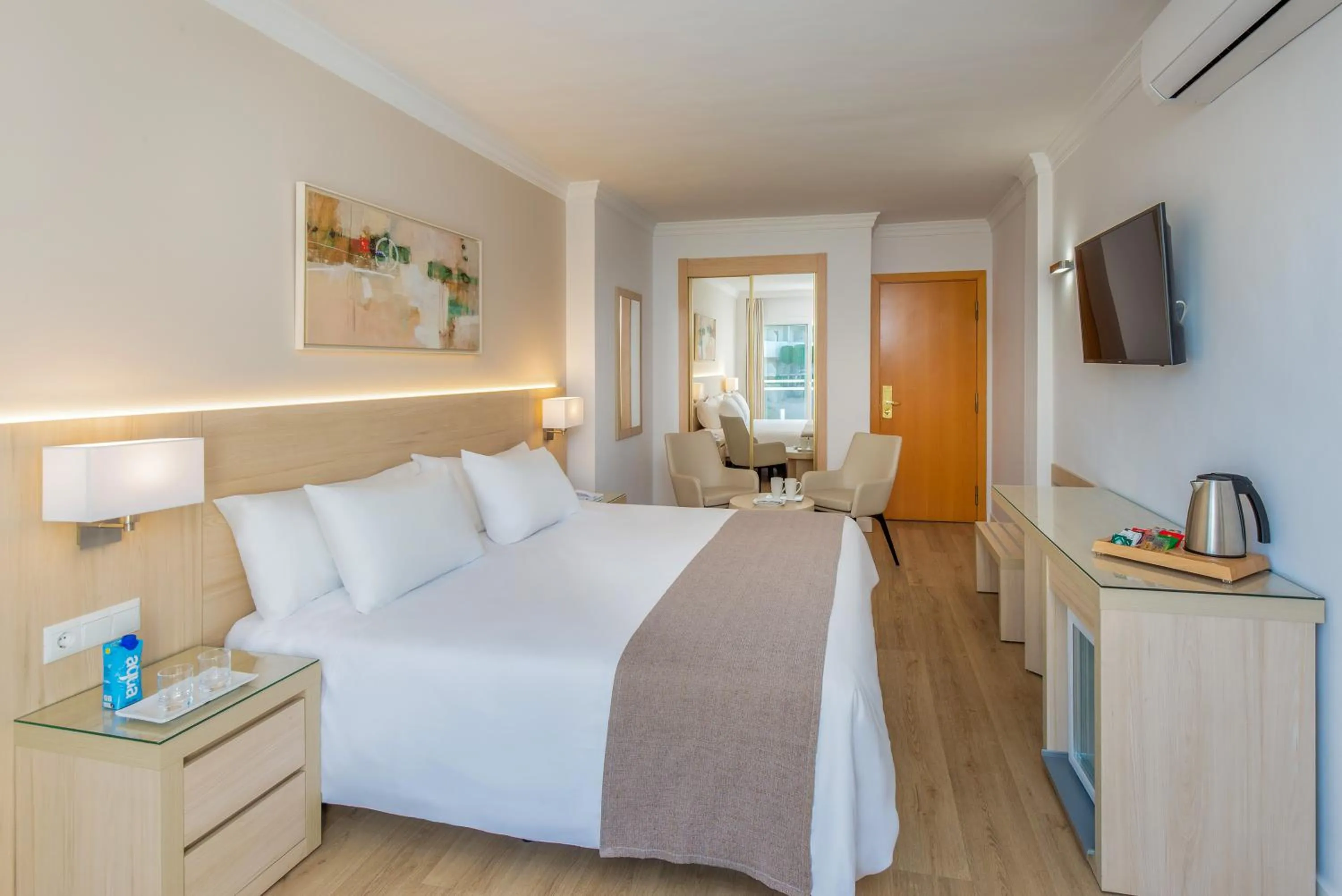 Bed in Hotel Las Arenas, Affiliated by Melia