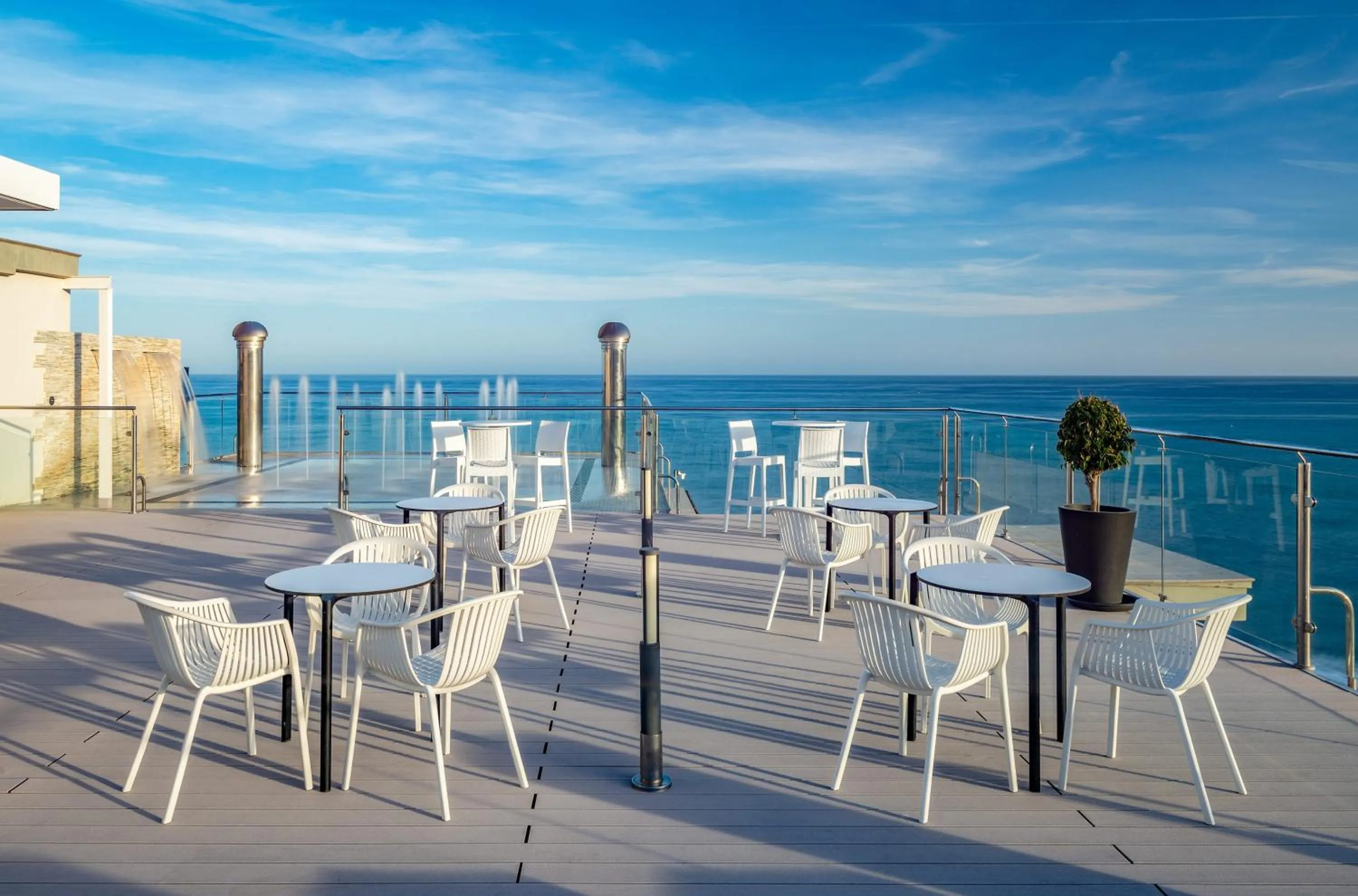 Property building in Hotel Las Arenas Affiliated by Meliá