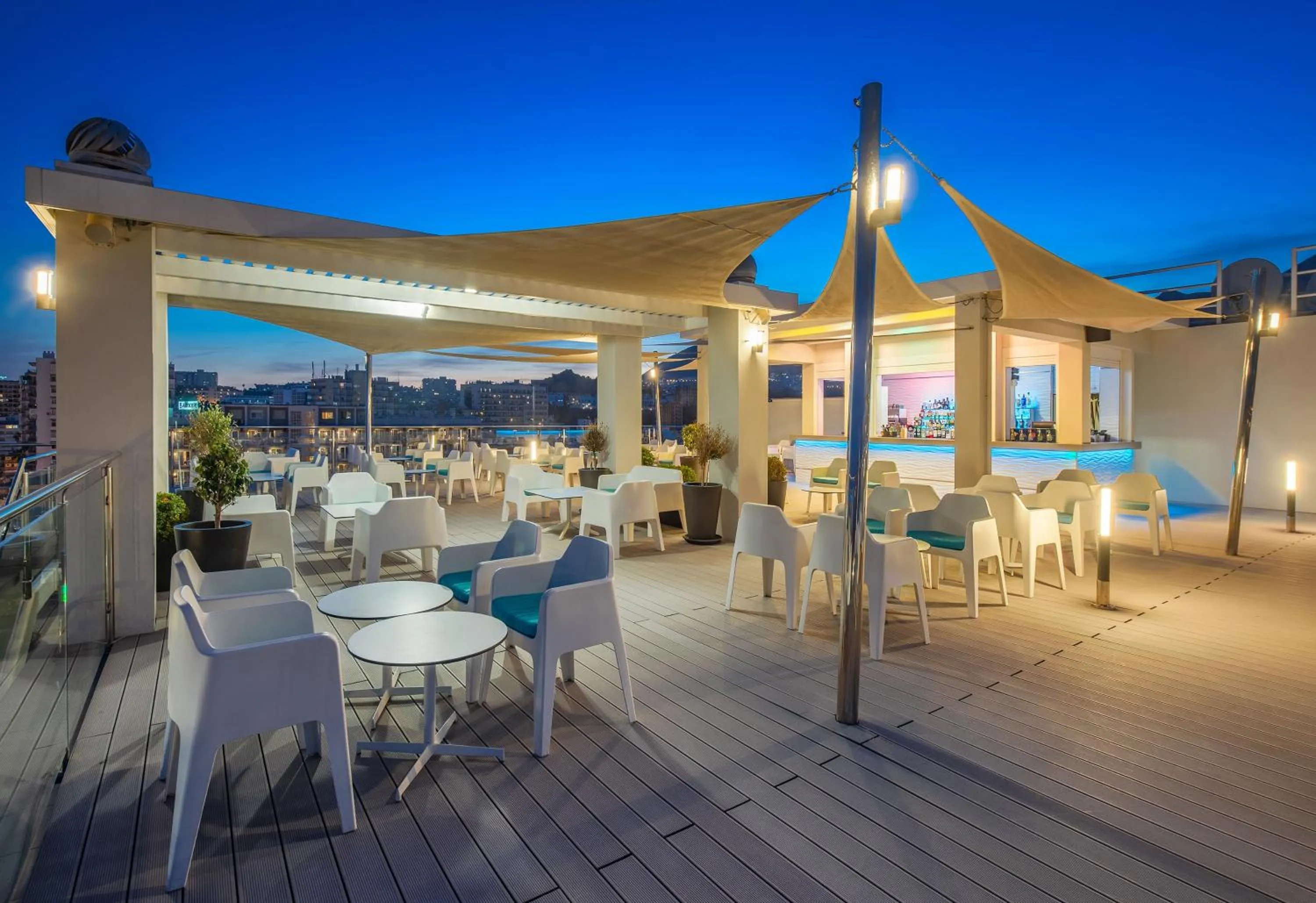 Property building in Hotel Las Arenas Affiliated by Meliá