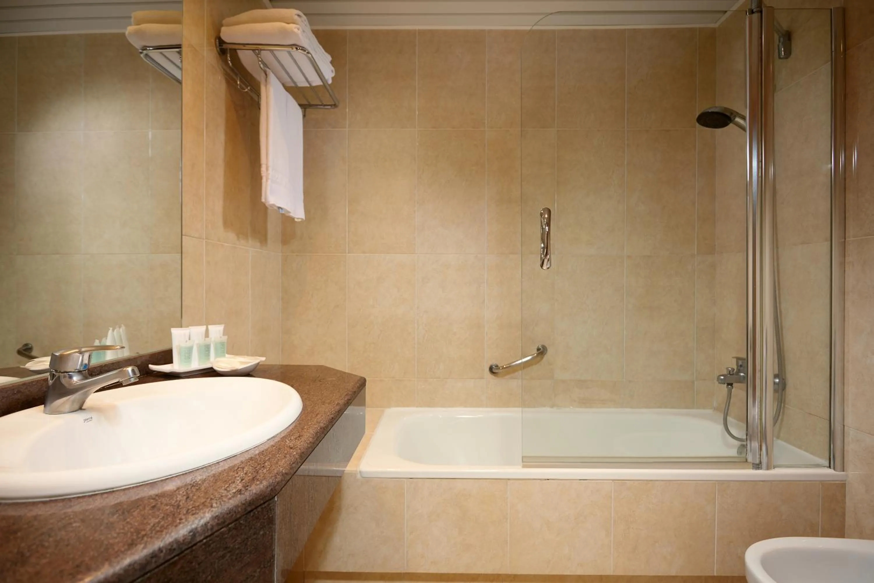 Bathroom in Hotel Las Arenas, Affiliated by Melia