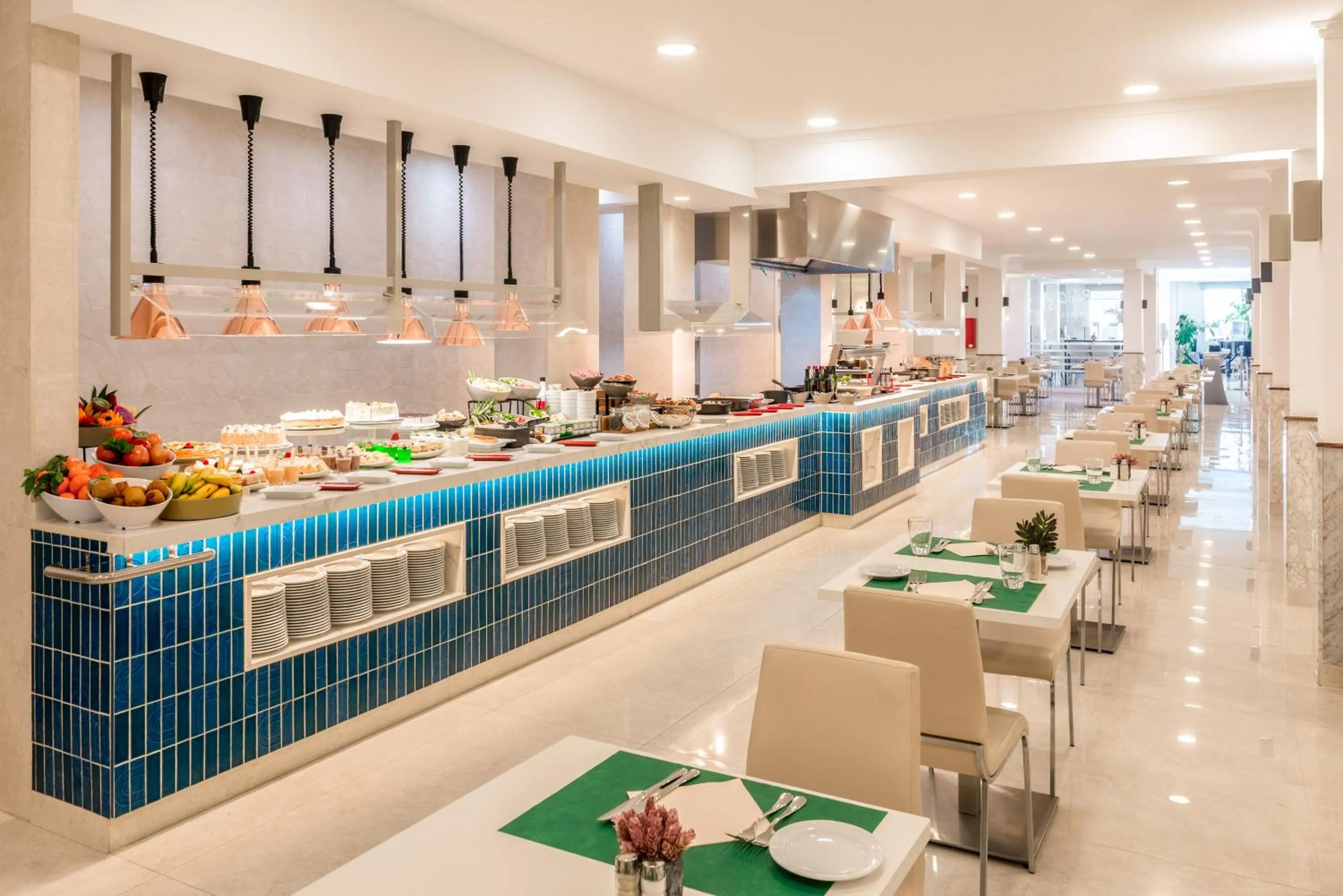 Restaurant/places to eat in Hotel Las Arenas, Affiliated by Melia