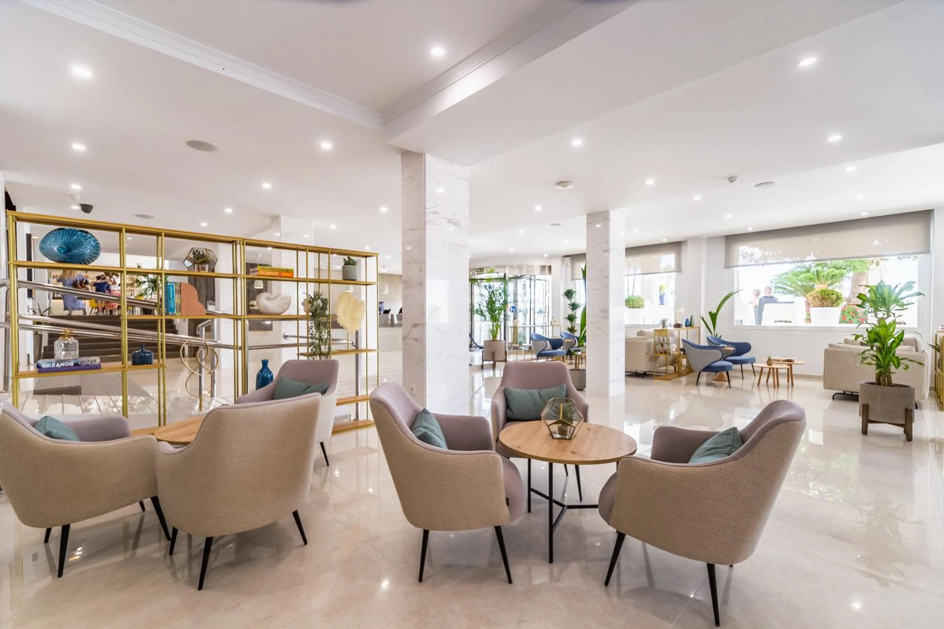 Lobby or reception in Hotel Las Arenas, Affiliated by Melia