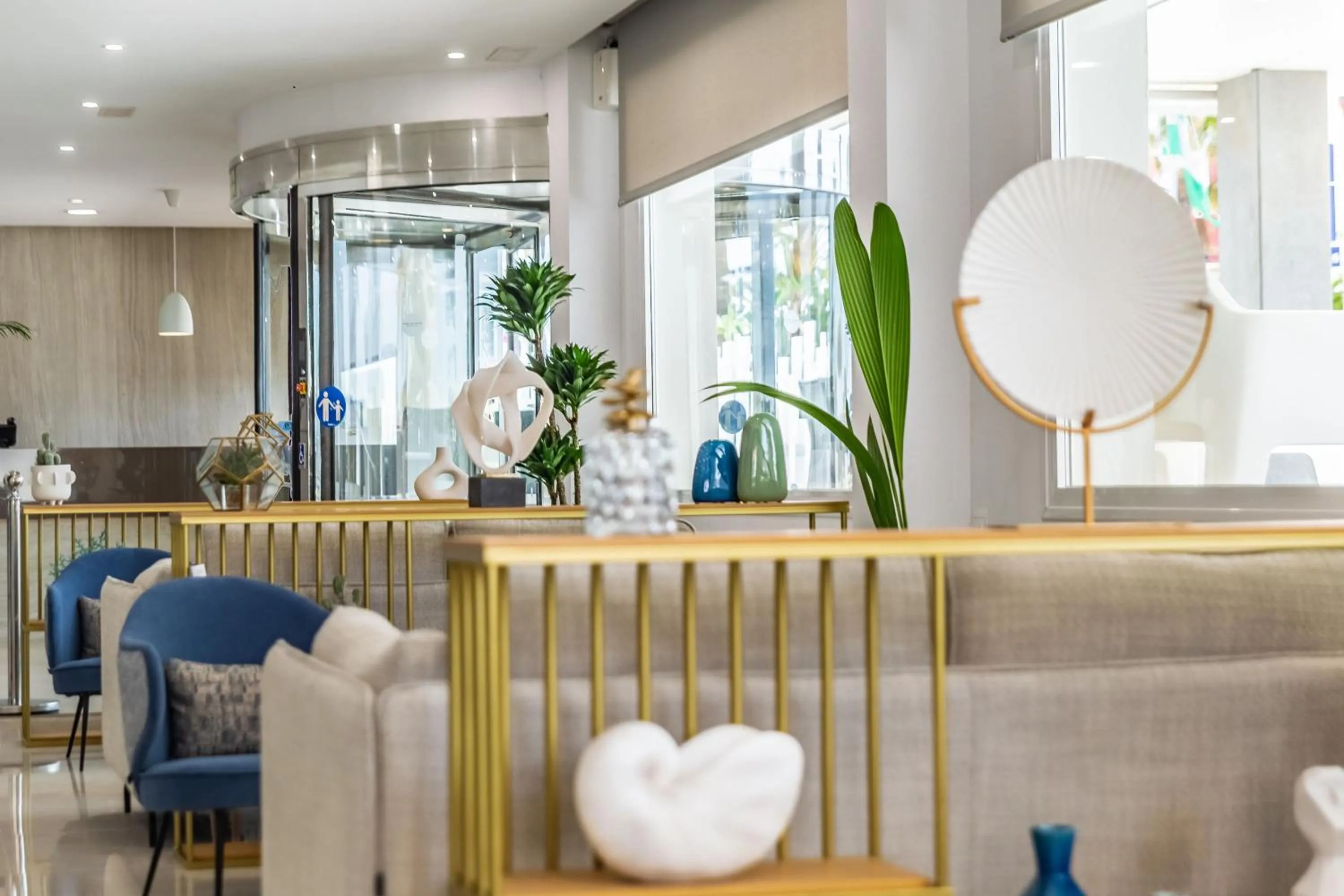 Property building in Hotel Las Arenas Affiliated by Meliá