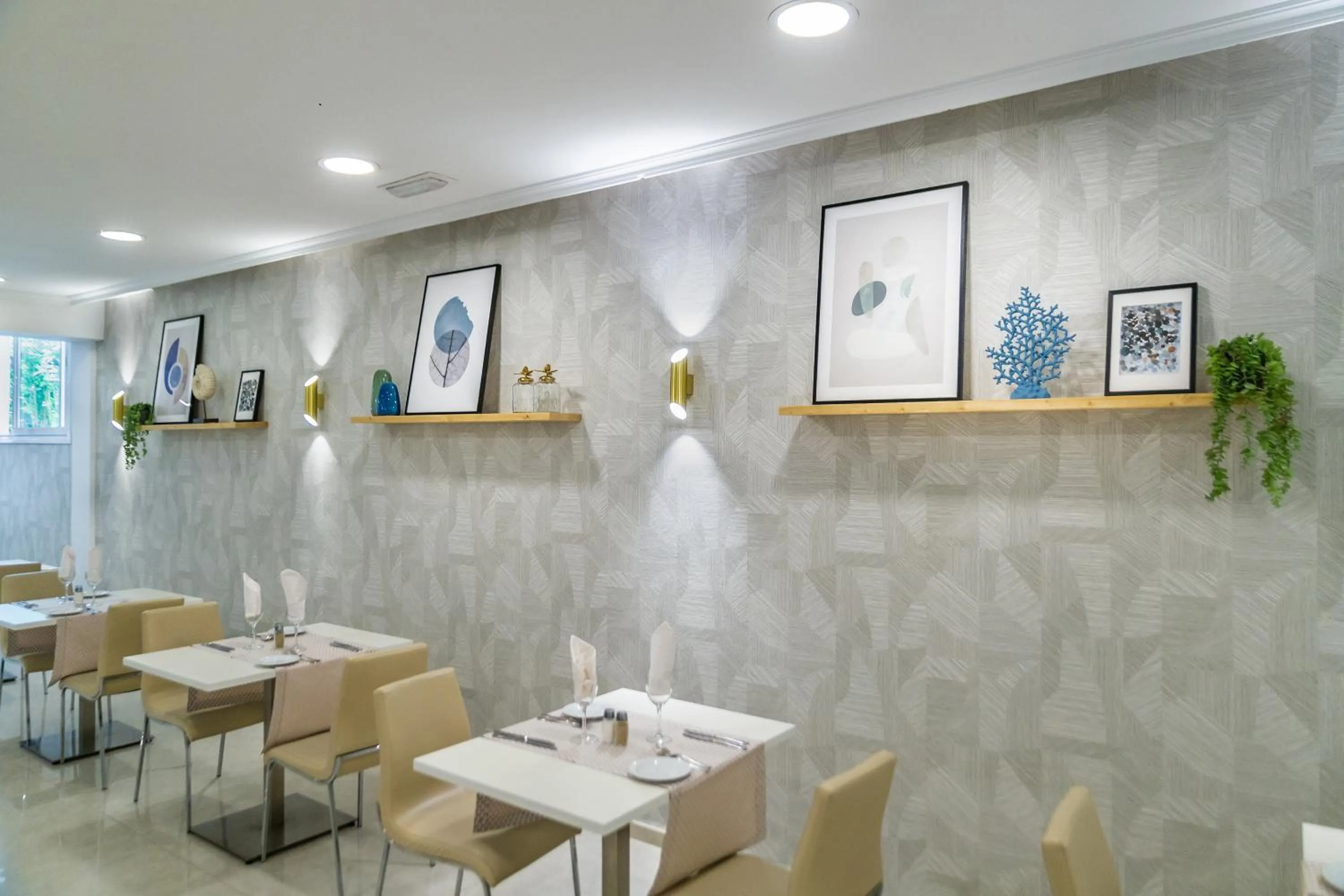 Restaurant/places to eat in Hotel Las Arenas, Affiliated by Melia