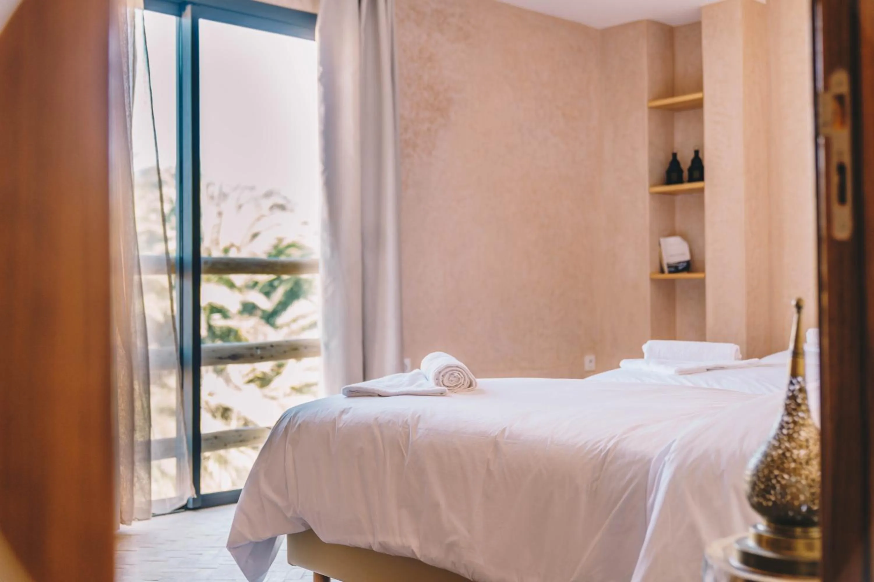 Bed in Surf and Sound Imsouane