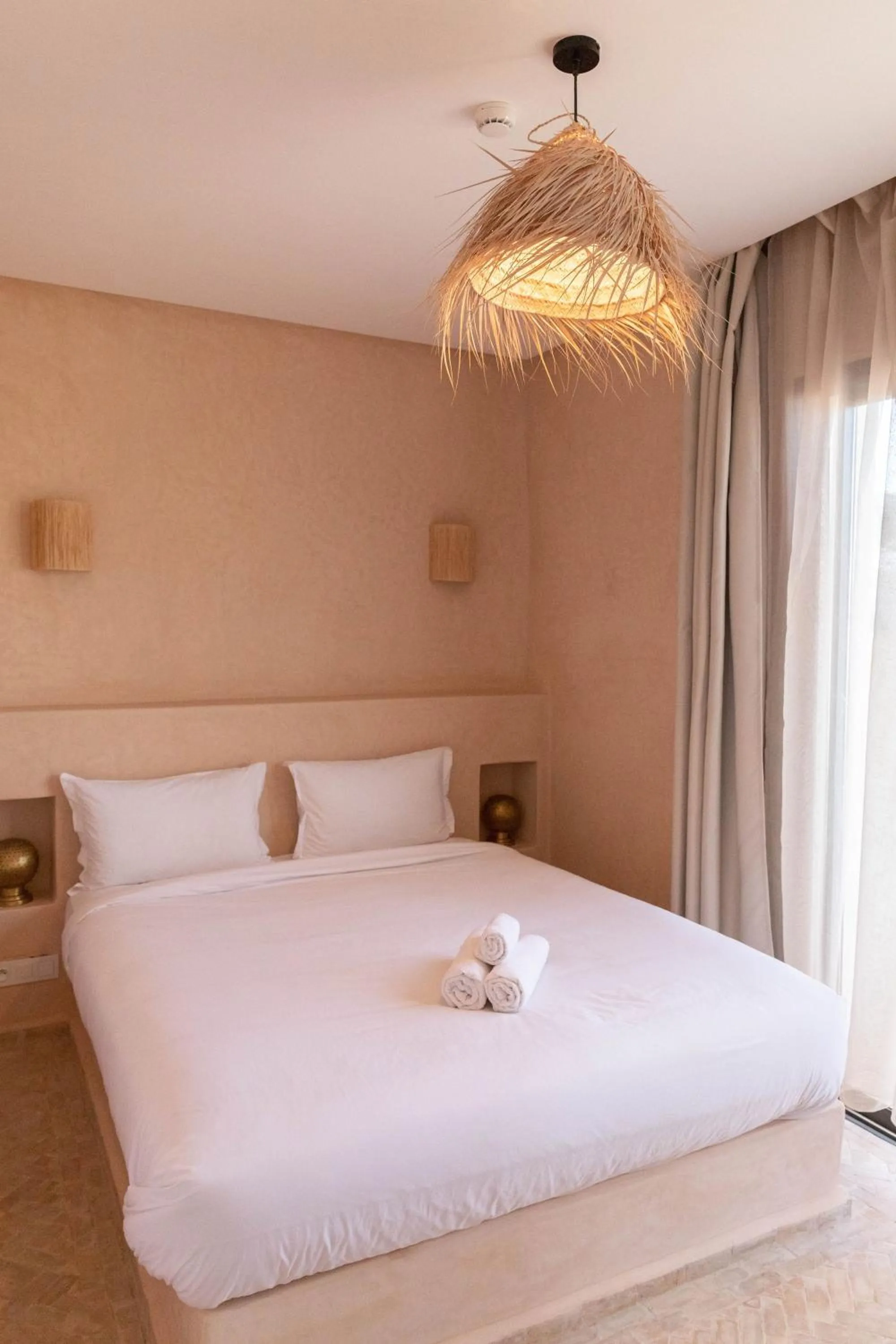 Photo of the whole room, Bed in Surf and Sound Imsouane