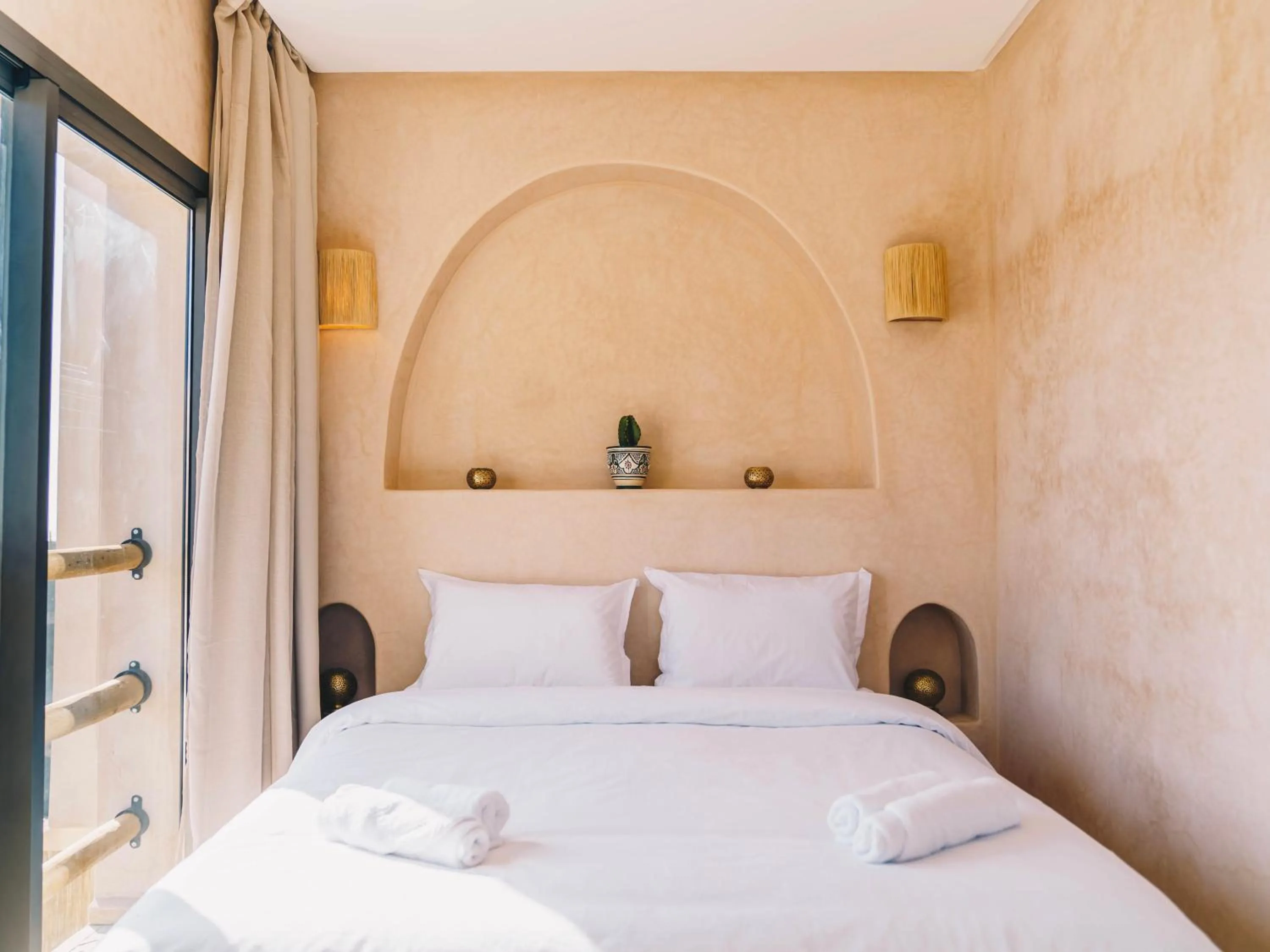 Bed in Surf and Sound Imsouane