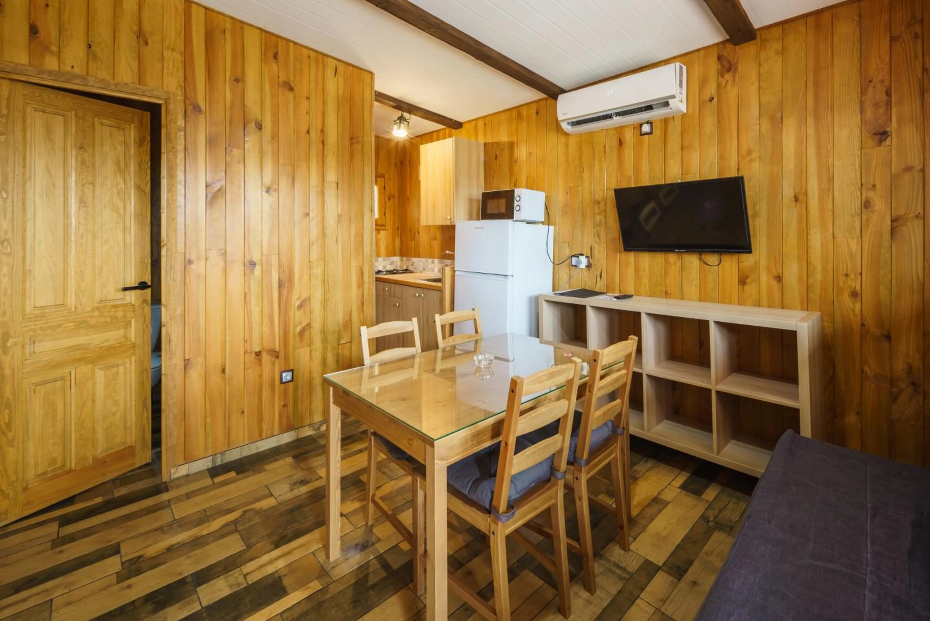 Kitchen or kitchenette in Camping Carlos III