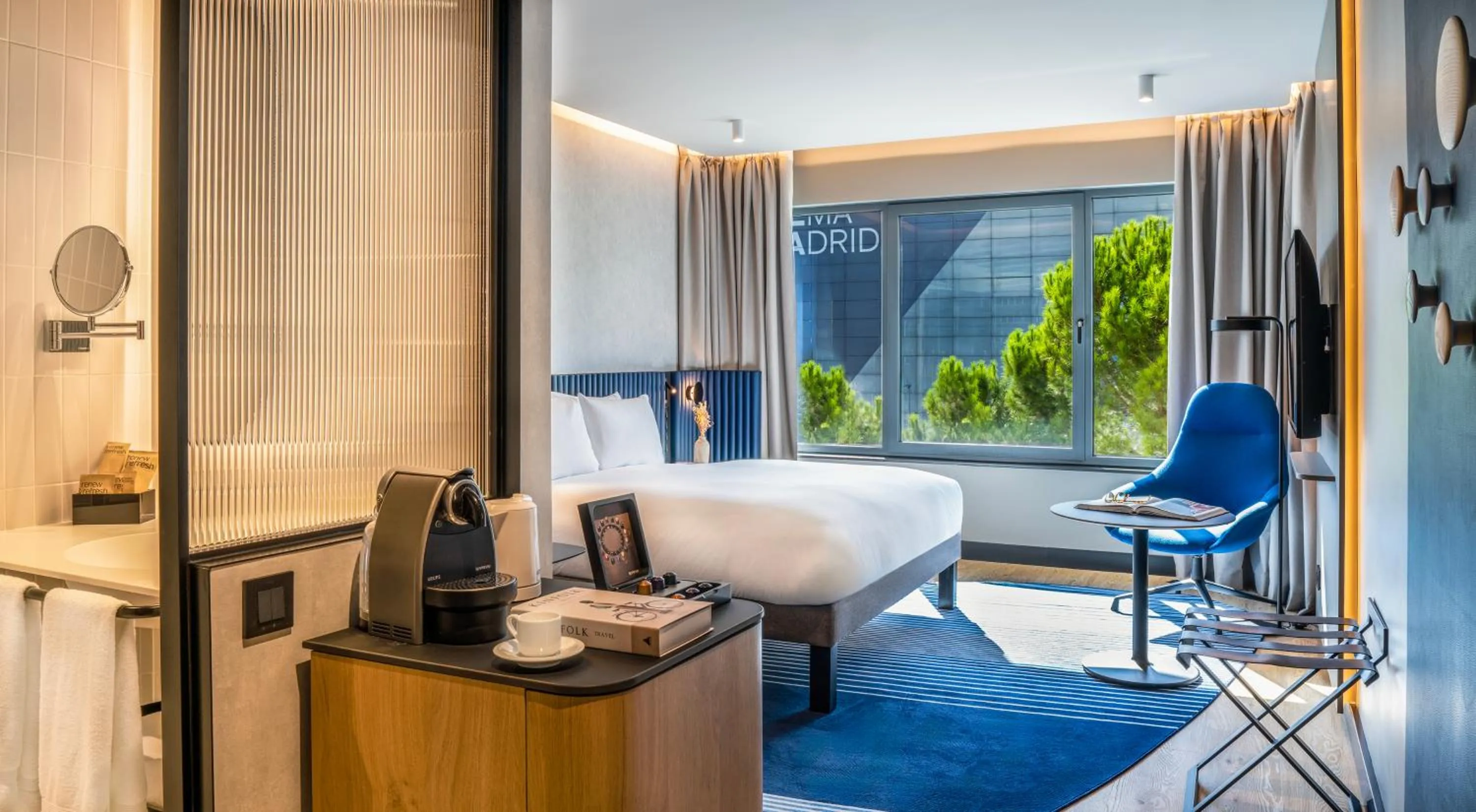 Photo of the whole room in Pullman Madrid Airport & Feria