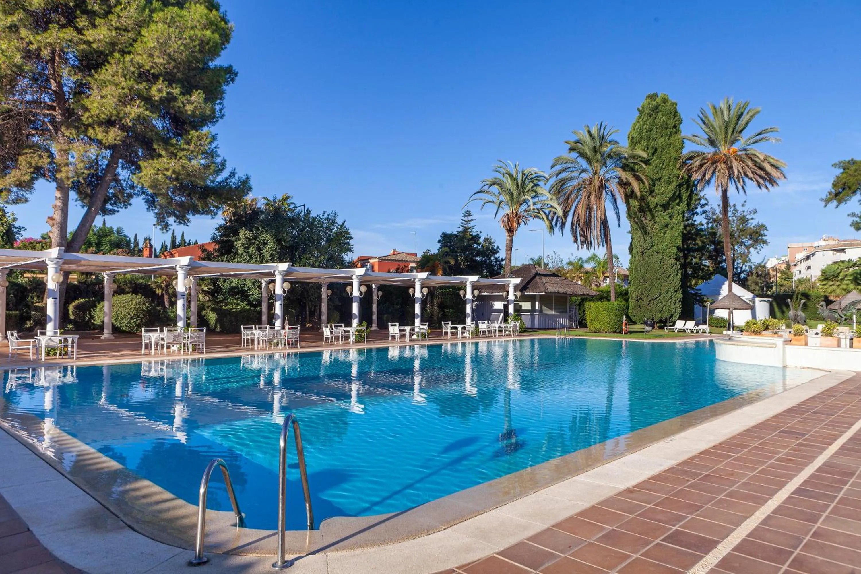 Swimming pool in Hotel Jerez & Spa