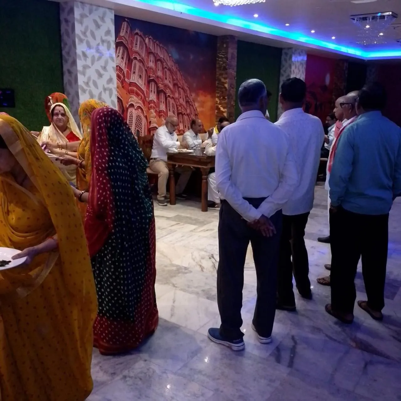 Restaurant/places to eat in Hotel Blue Lemon