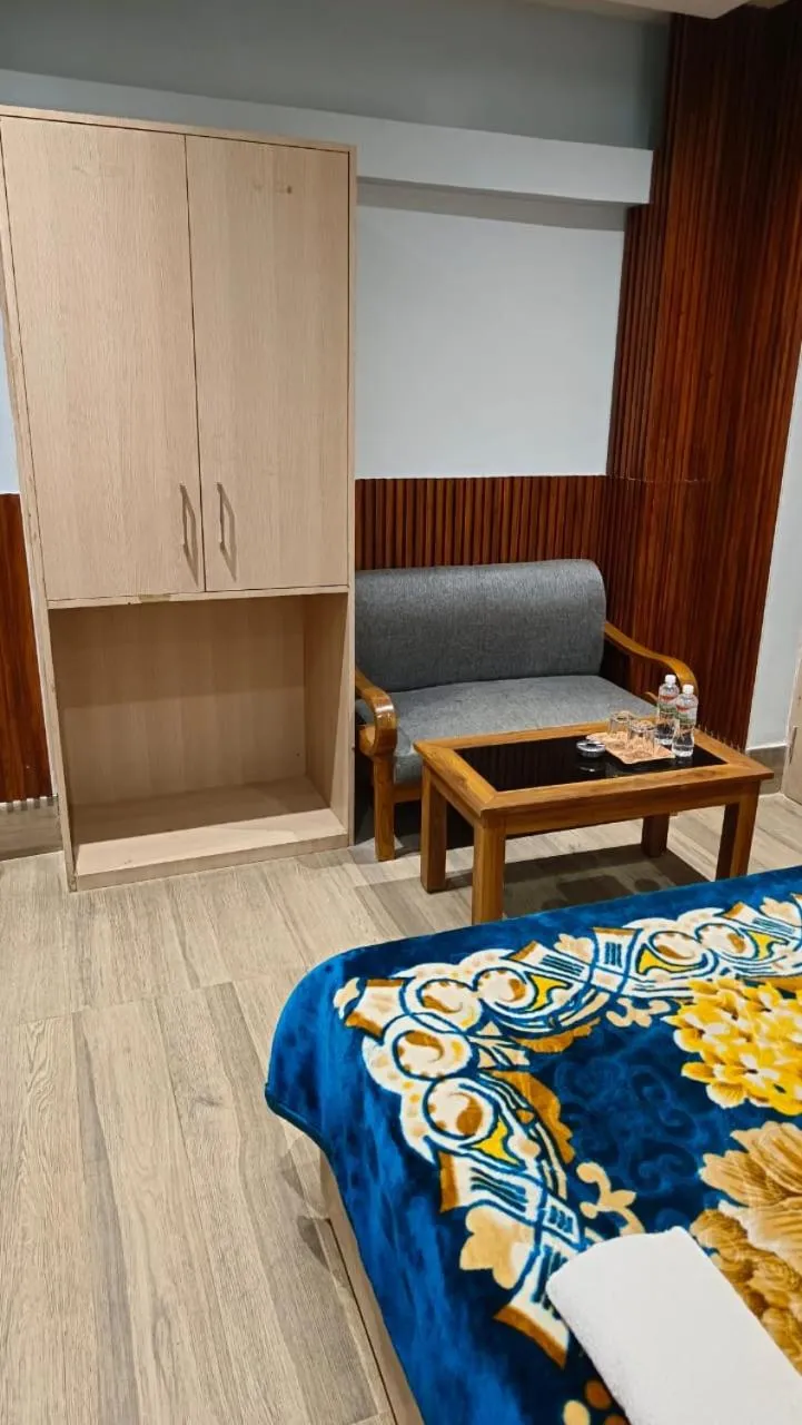 room service, Bed in Hotel Blue Lemon