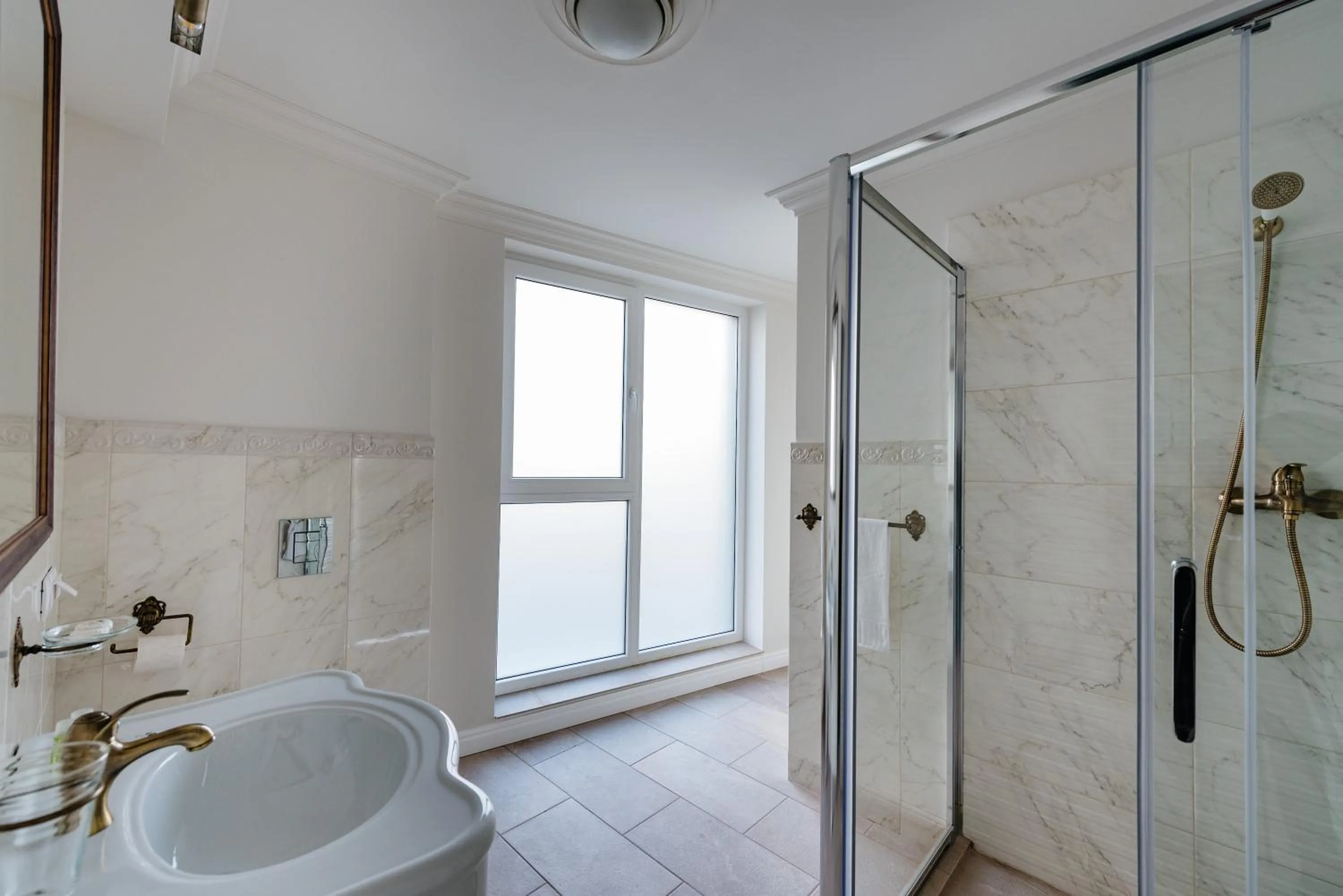 Bathroom in Ateneea Luxury Rooms