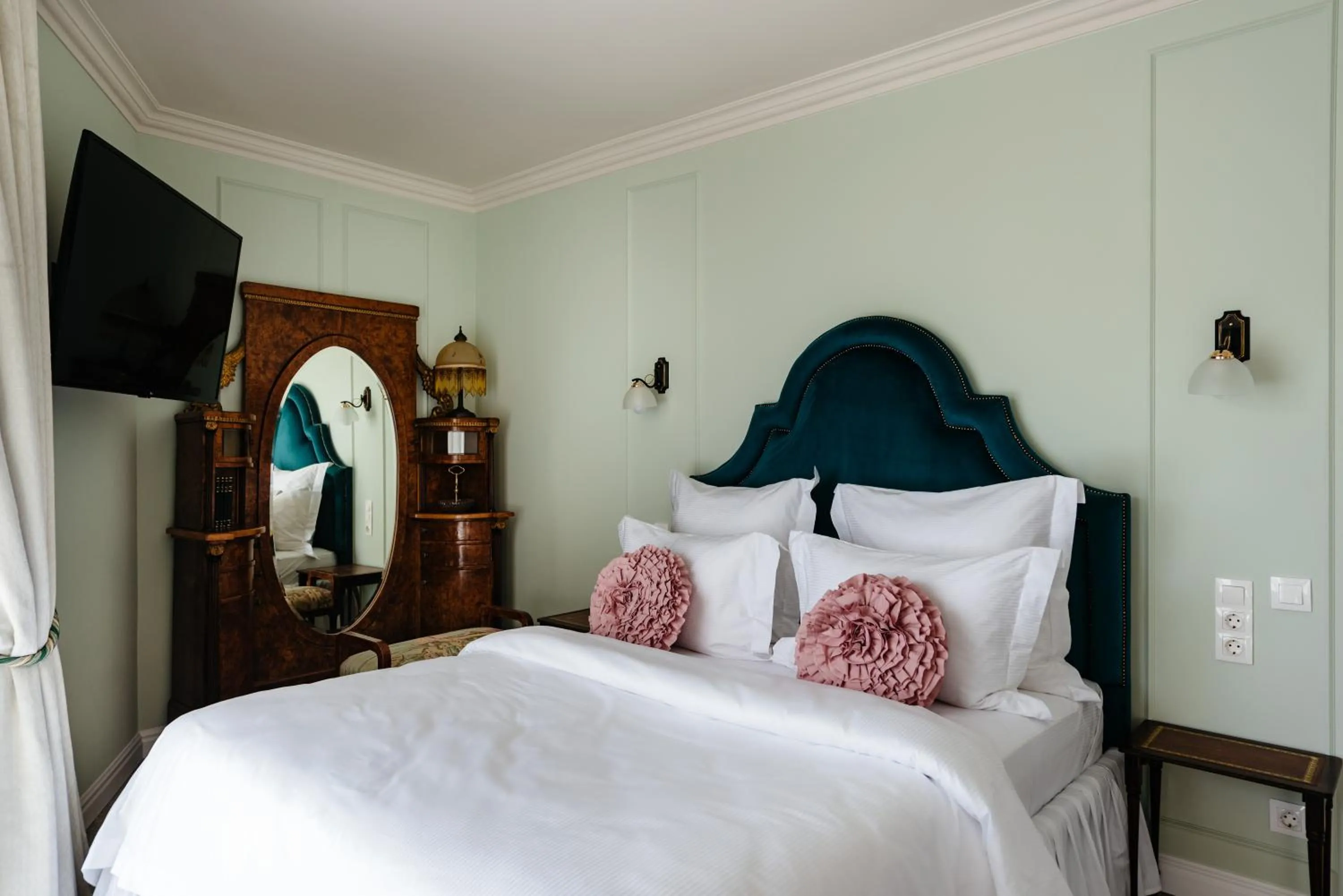 Bedroom, Bed in Ateneea Luxury Rooms