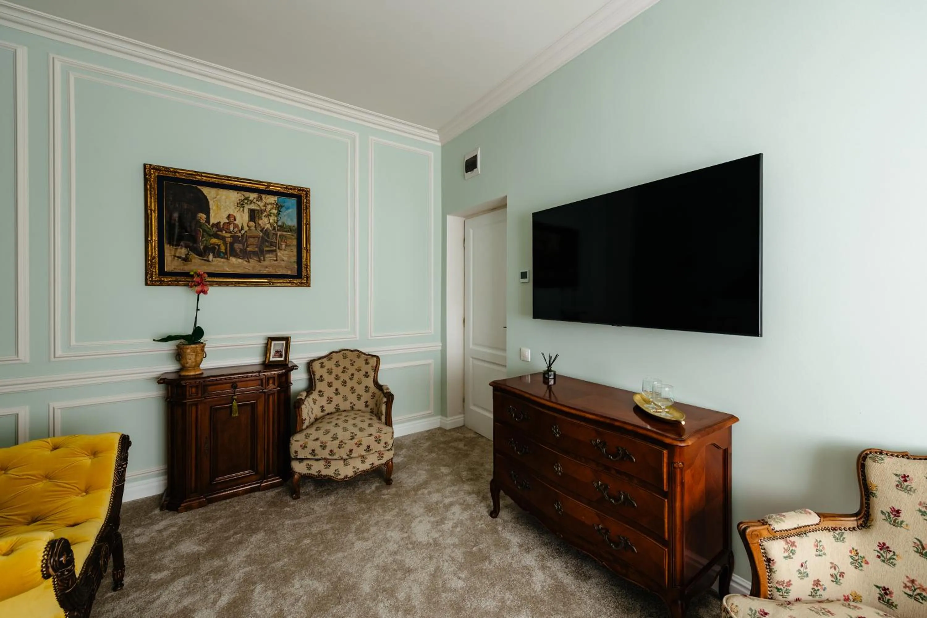 Bedroom in Ateneea Luxury Rooms