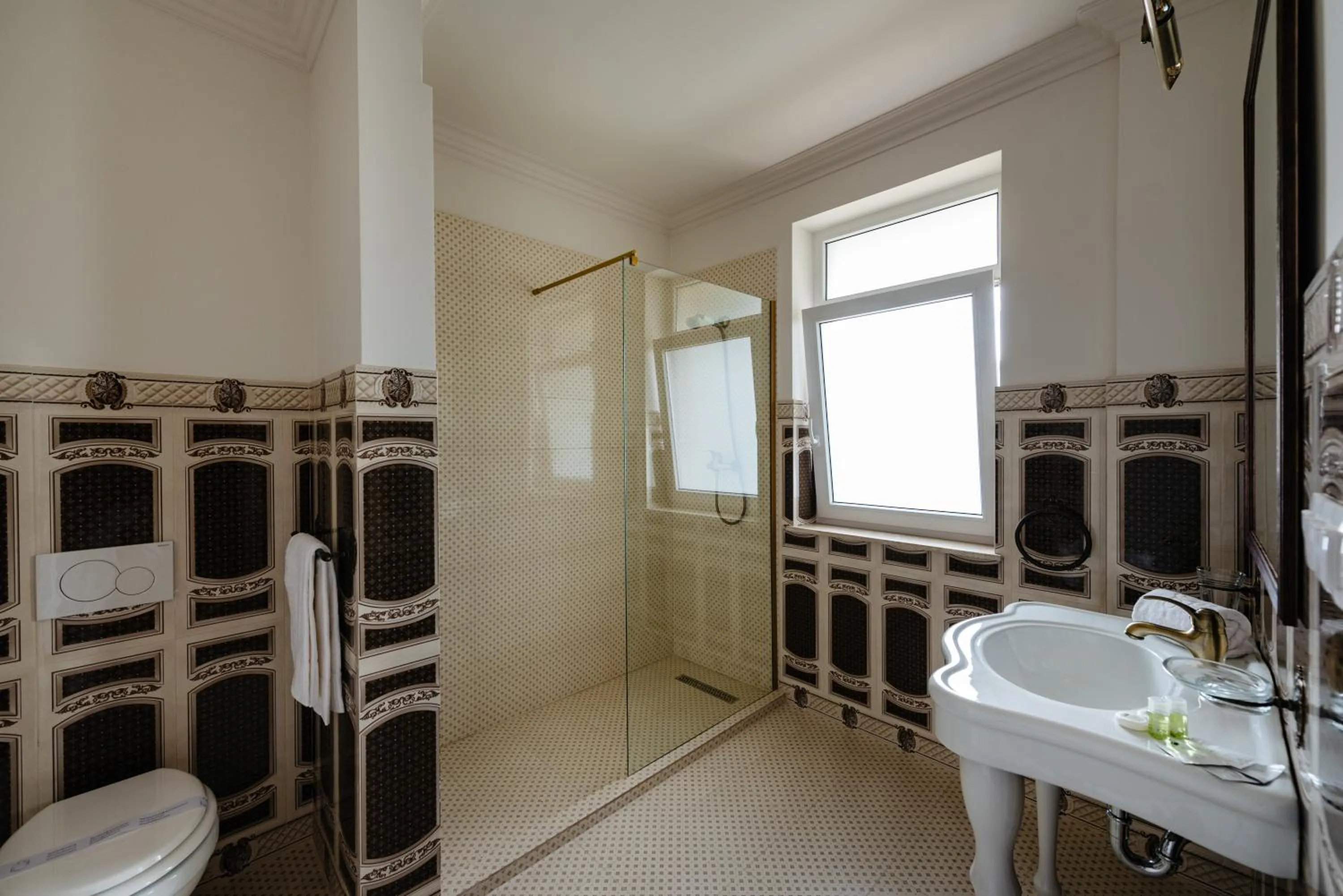 Bathroom in Ateneea Luxury Rooms