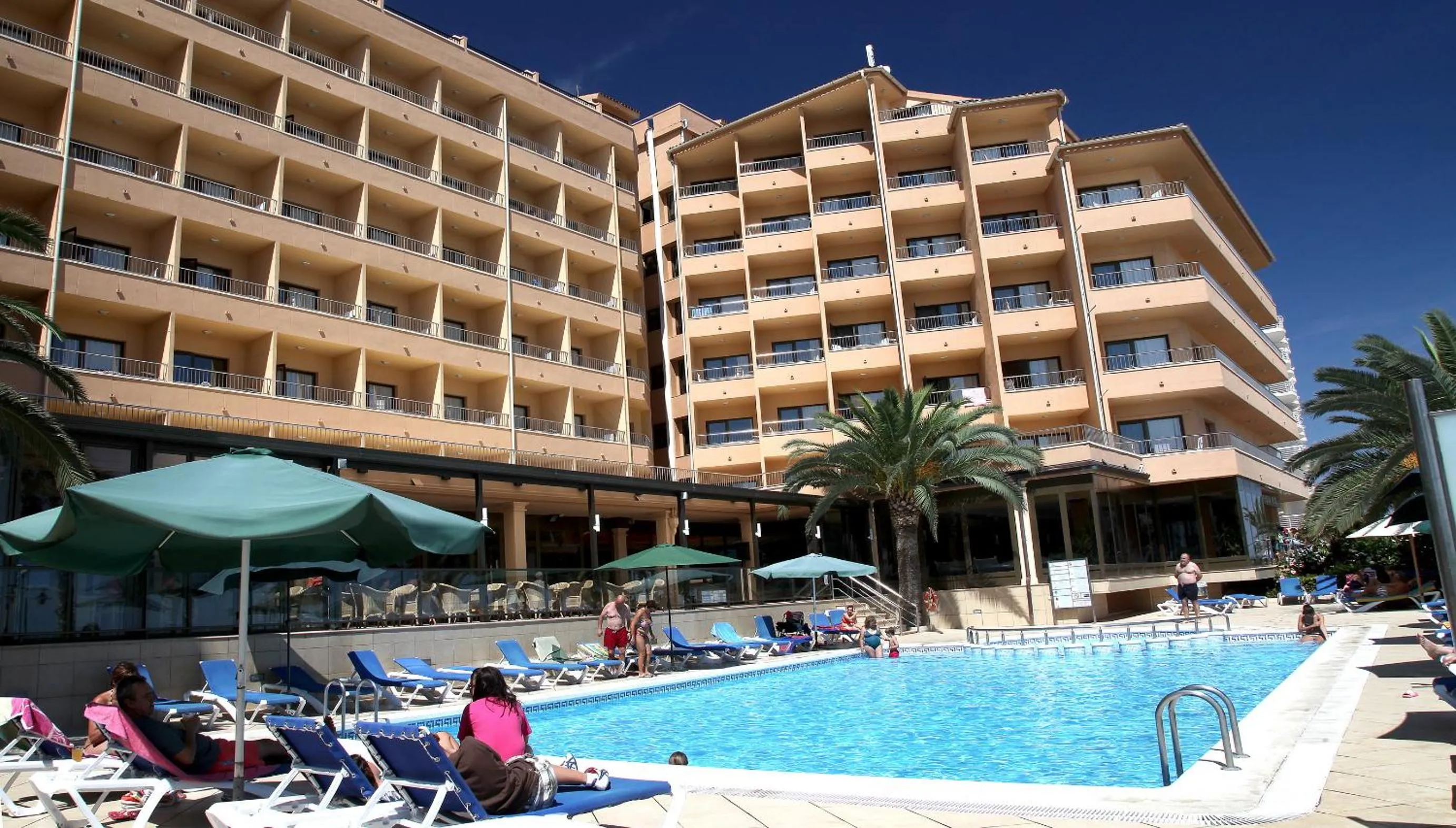 Swimming pool in Hotel Peñiscola Palace