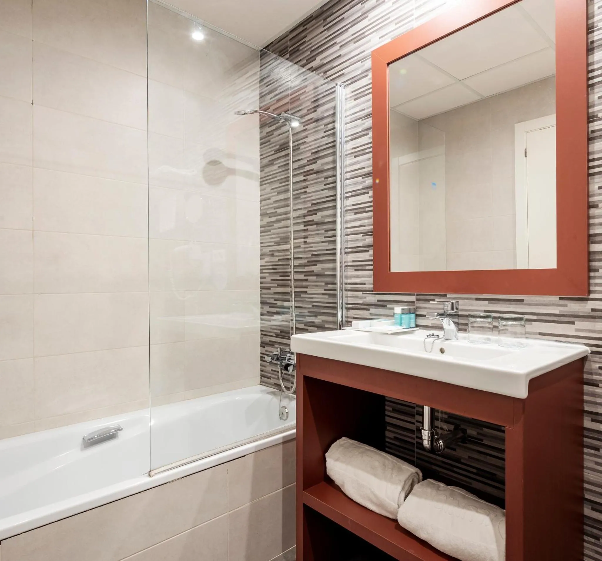 Triple Room with Pool View (2 Adults + 1 Child ) in Ilunion Hacienda de Mijas