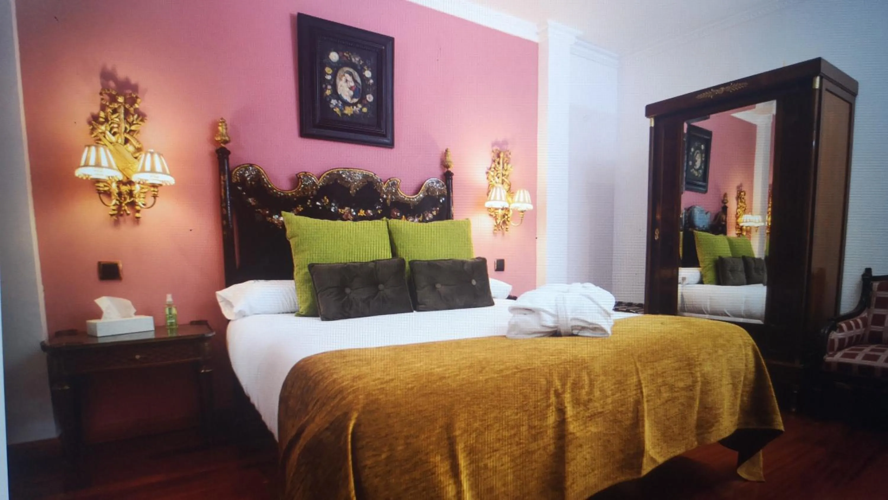 Bed in La Llave de la Judería Hotel Boutique