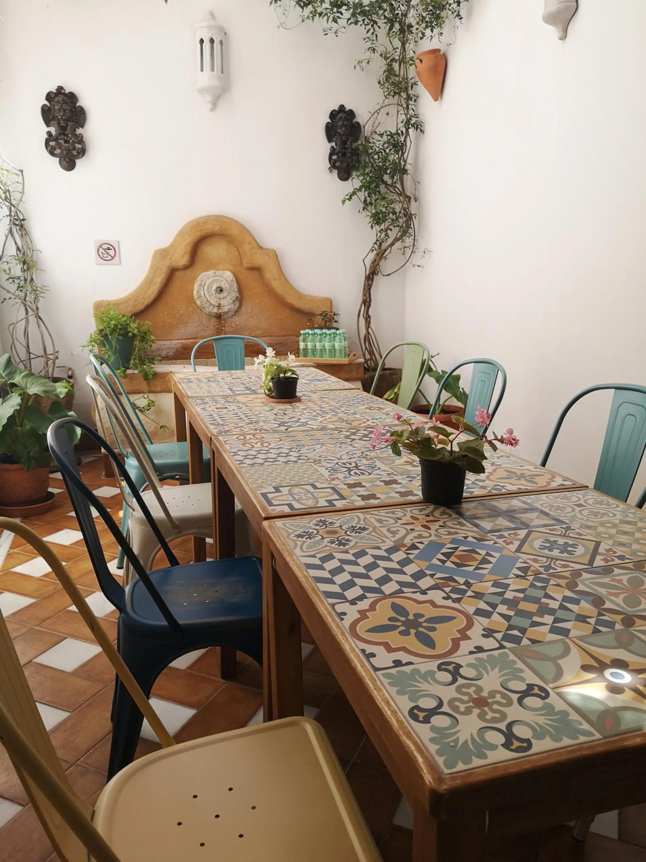 Restaurant/places to eat in La Llave de la Judería Hotel Boutique