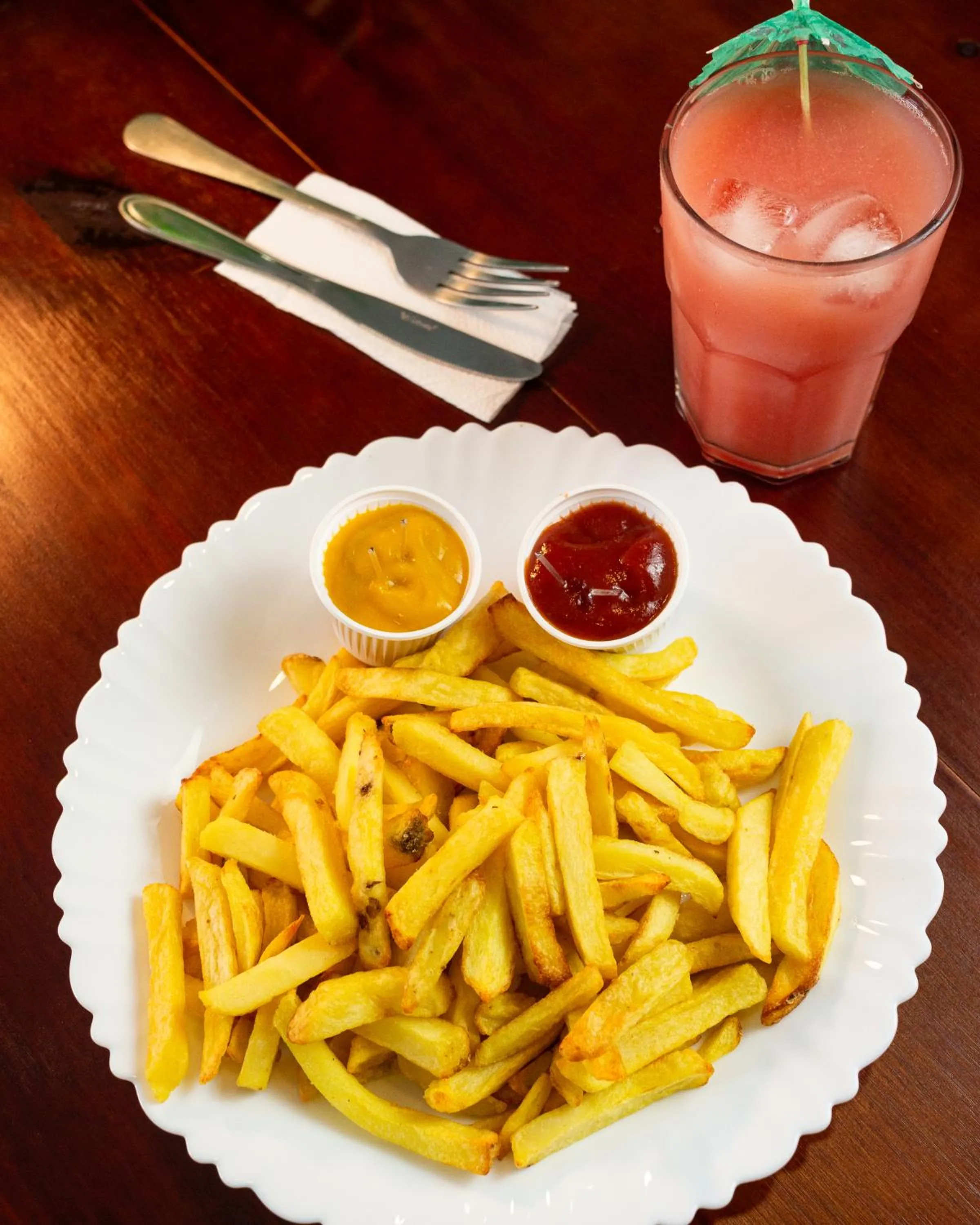 Restaurant/places to eat in Pousada Ubatuba