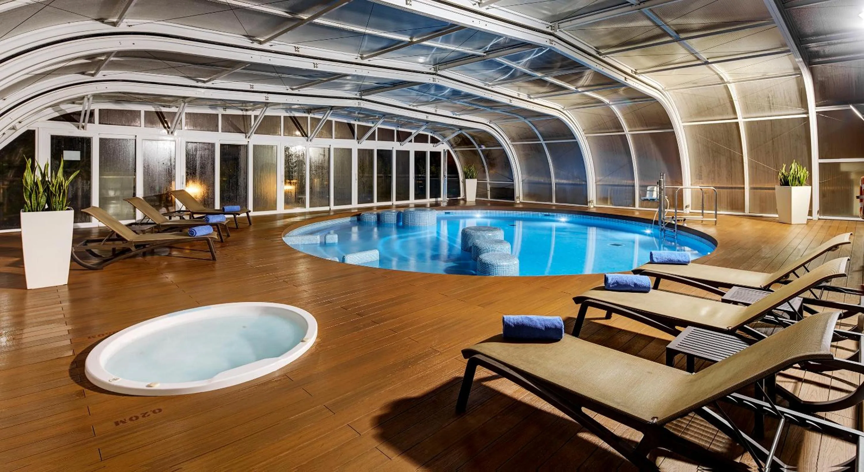 Swimming pool in Sercotel Sorolla Palace