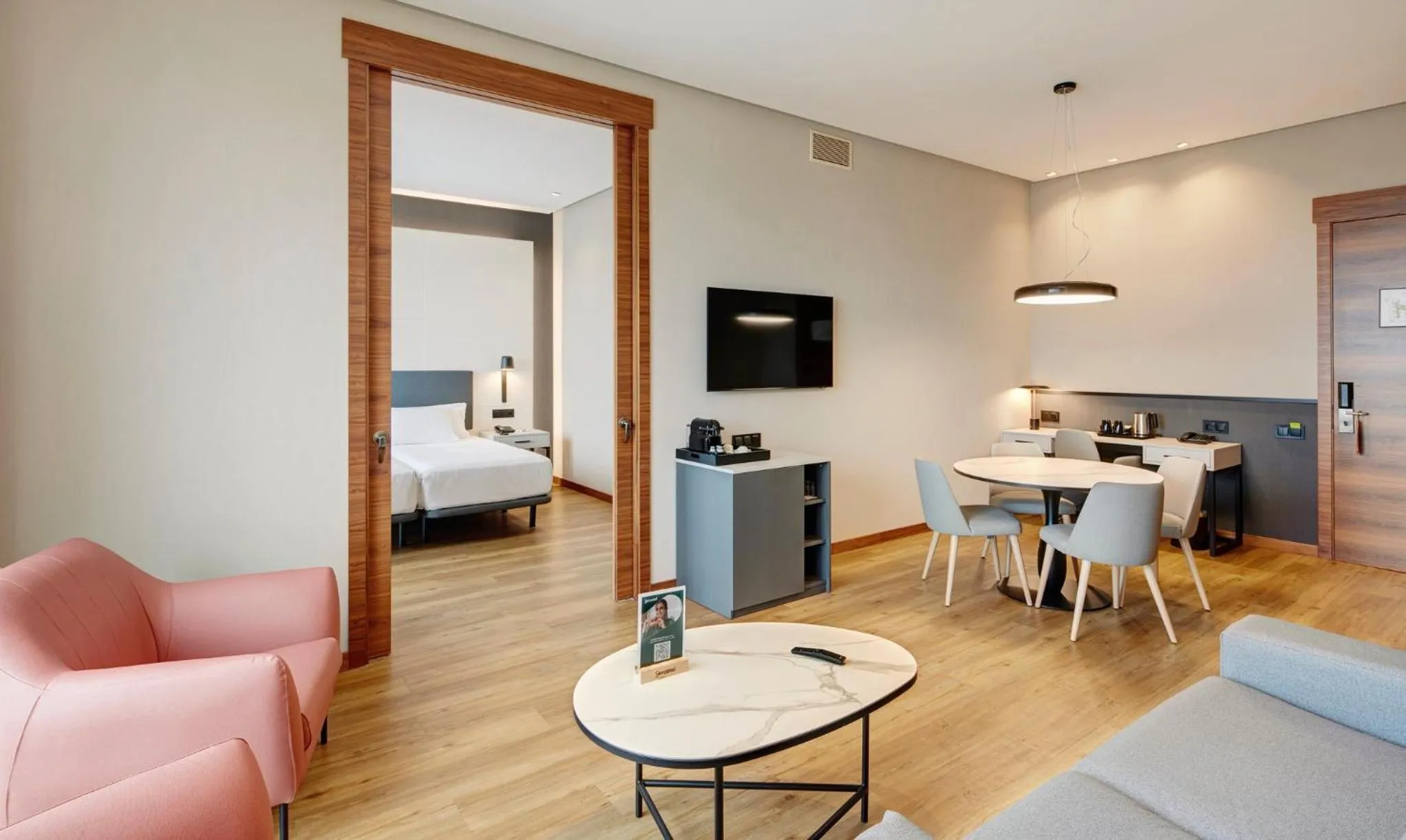 Photo of the whole room, Bed in Sercotel Sorolla Palace