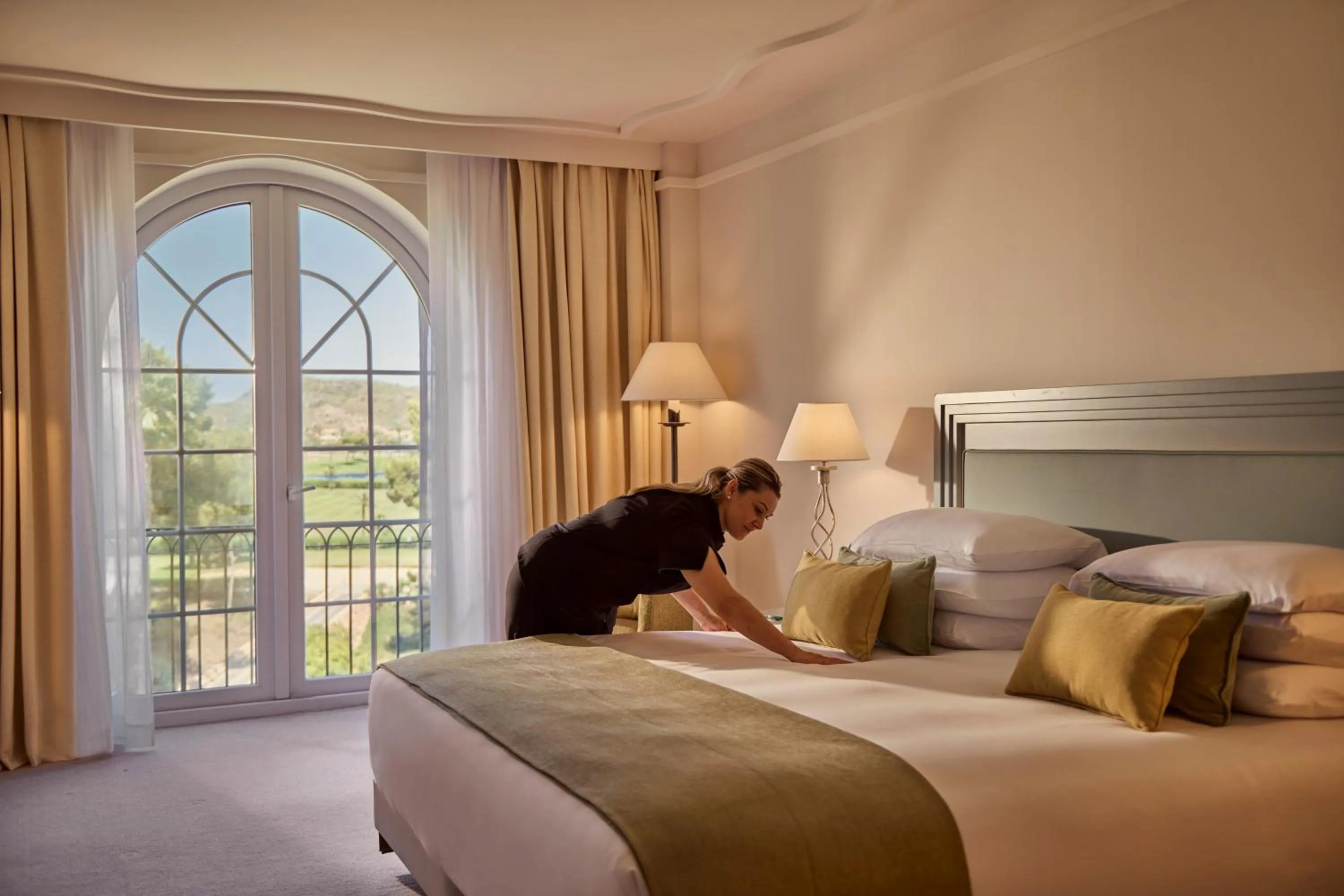Bed in Grand Hyatt La Manga Club Golf & Spa