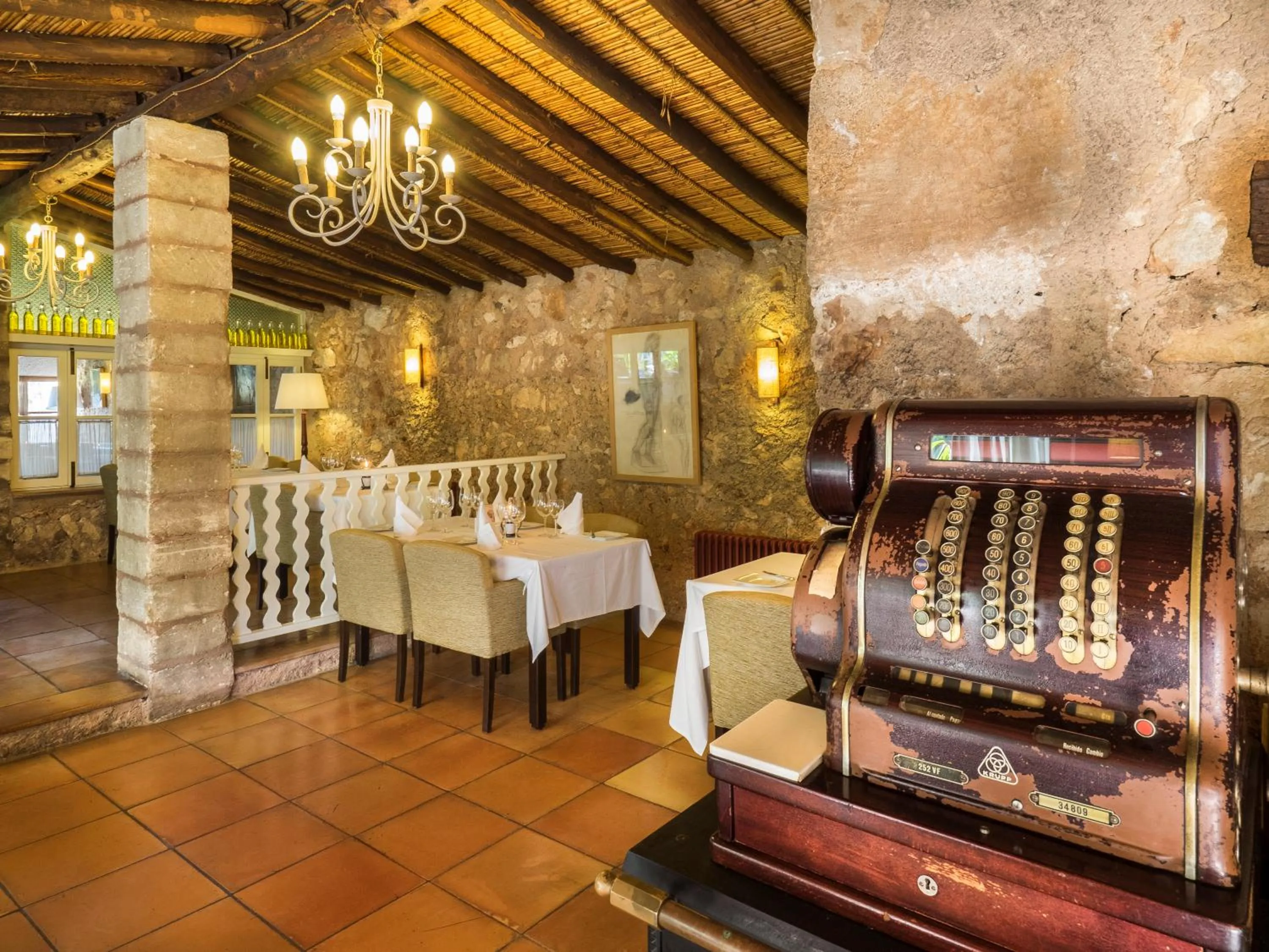 Restaurant/places to eat in Protur Residencia Son Floriana