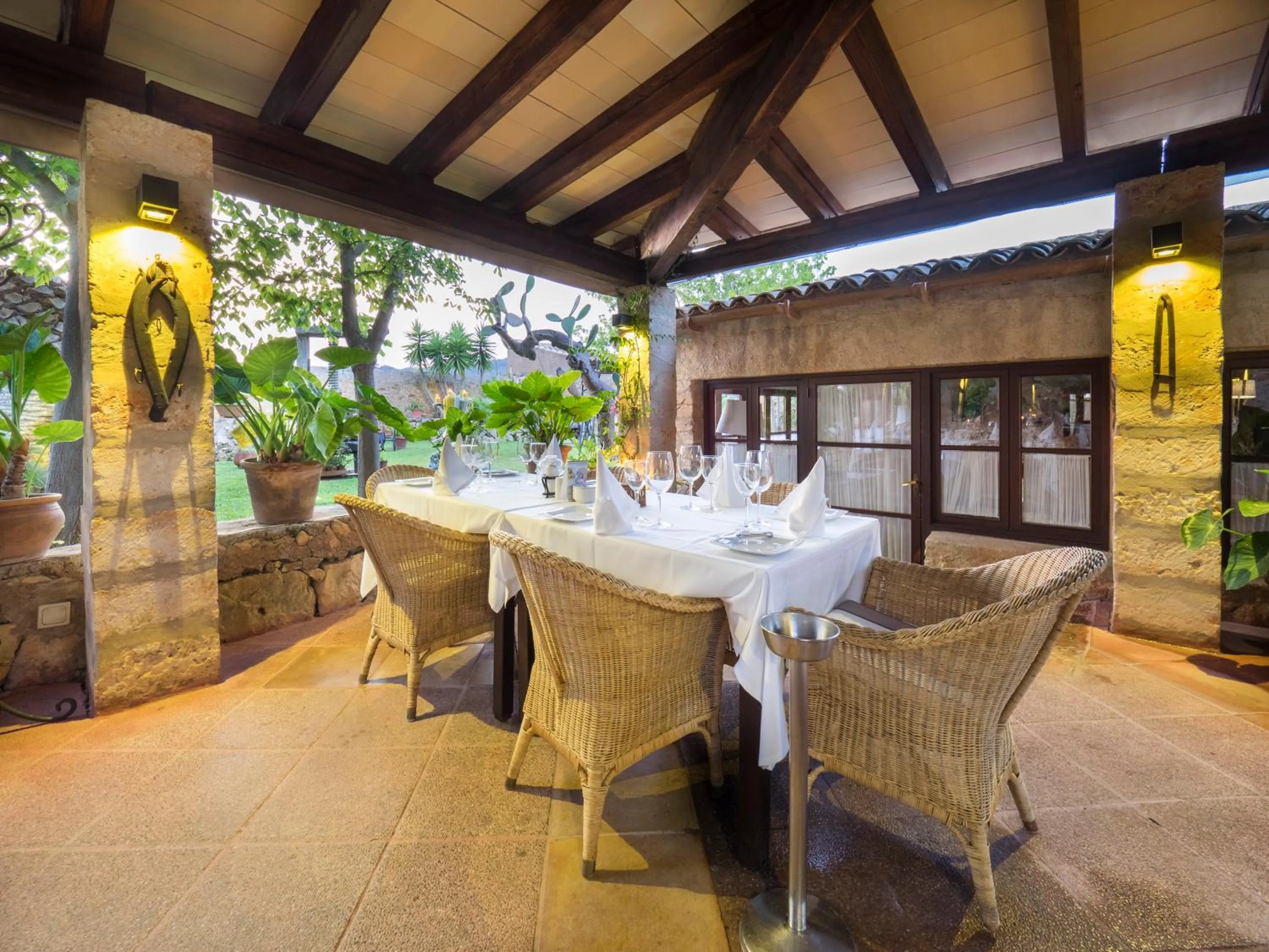 Restaurant/places to eat in Protur Residencia Son Floriana