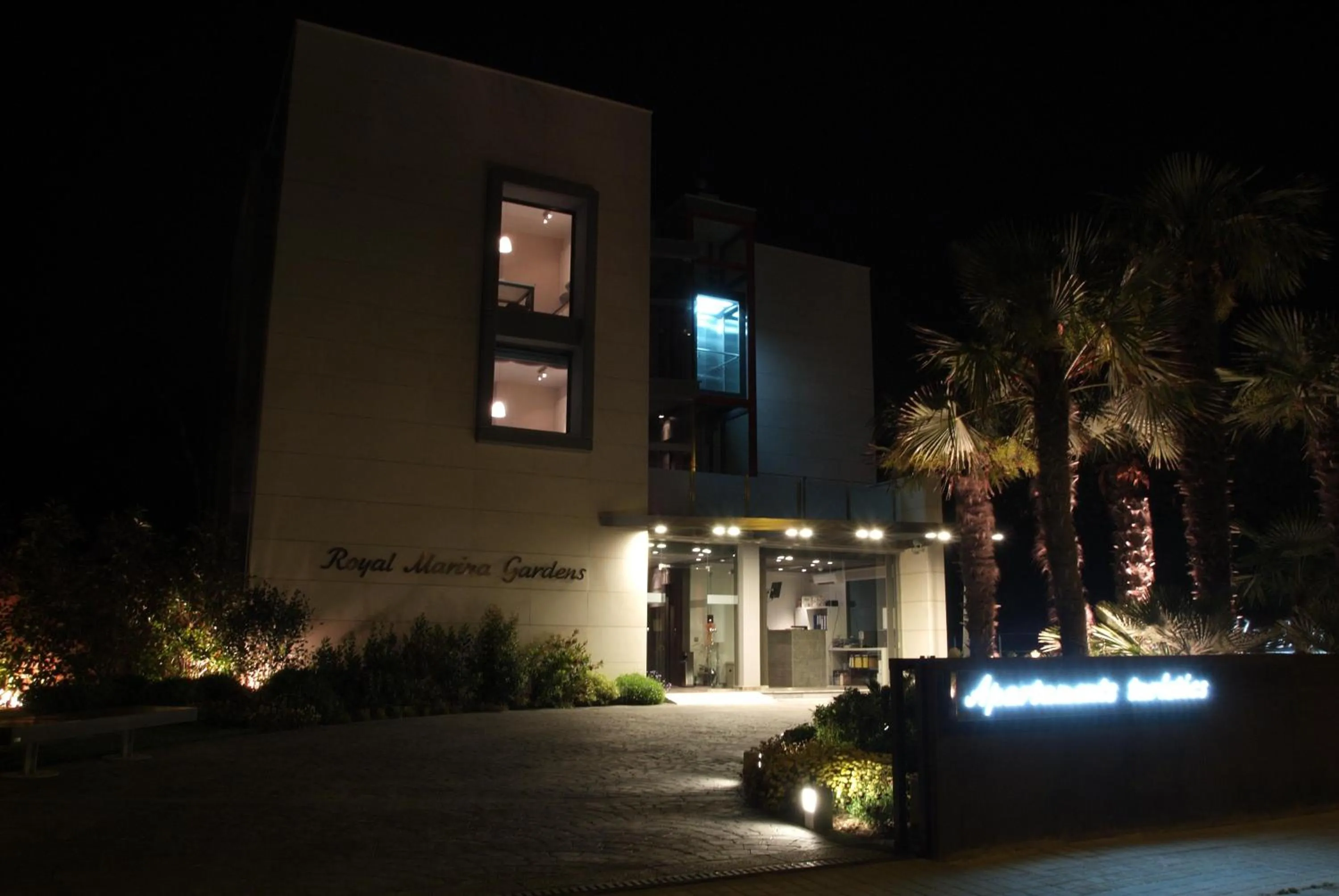 Facade/entrance in Apartamentos Royal Marina Gardens