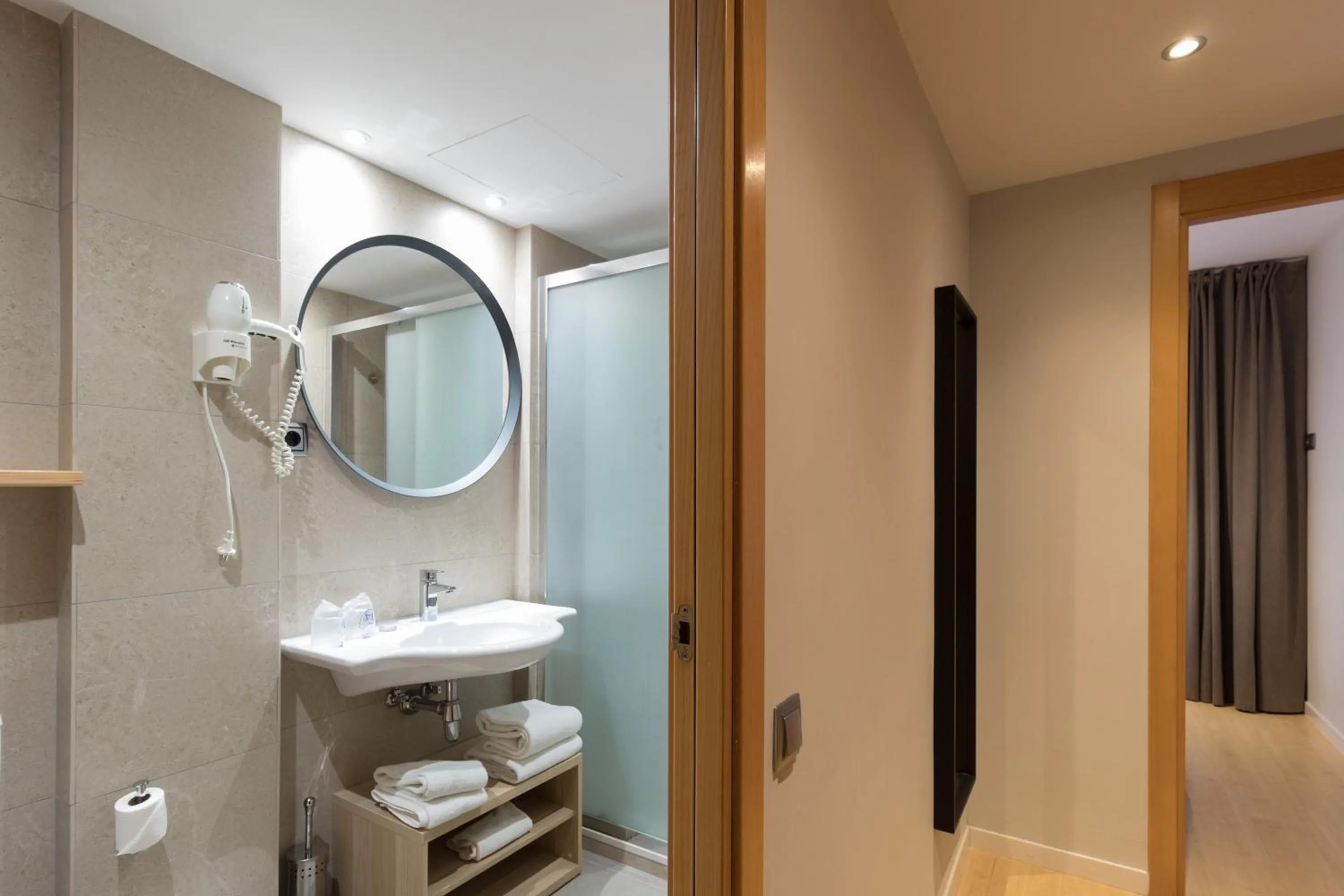 Bathroom in Apartamentos Royal Marina Gardens