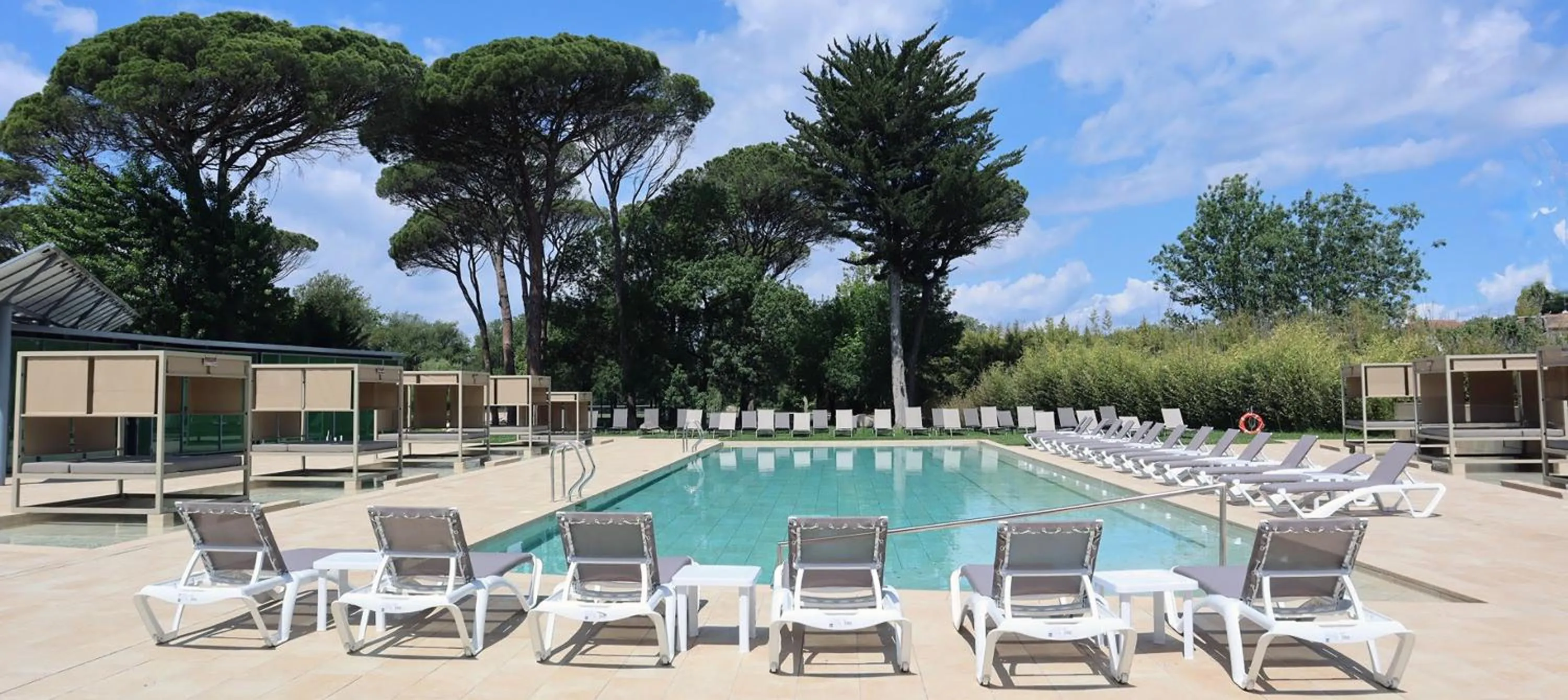 Pool view in 1881 Hotel Balneario Vichy Catalan