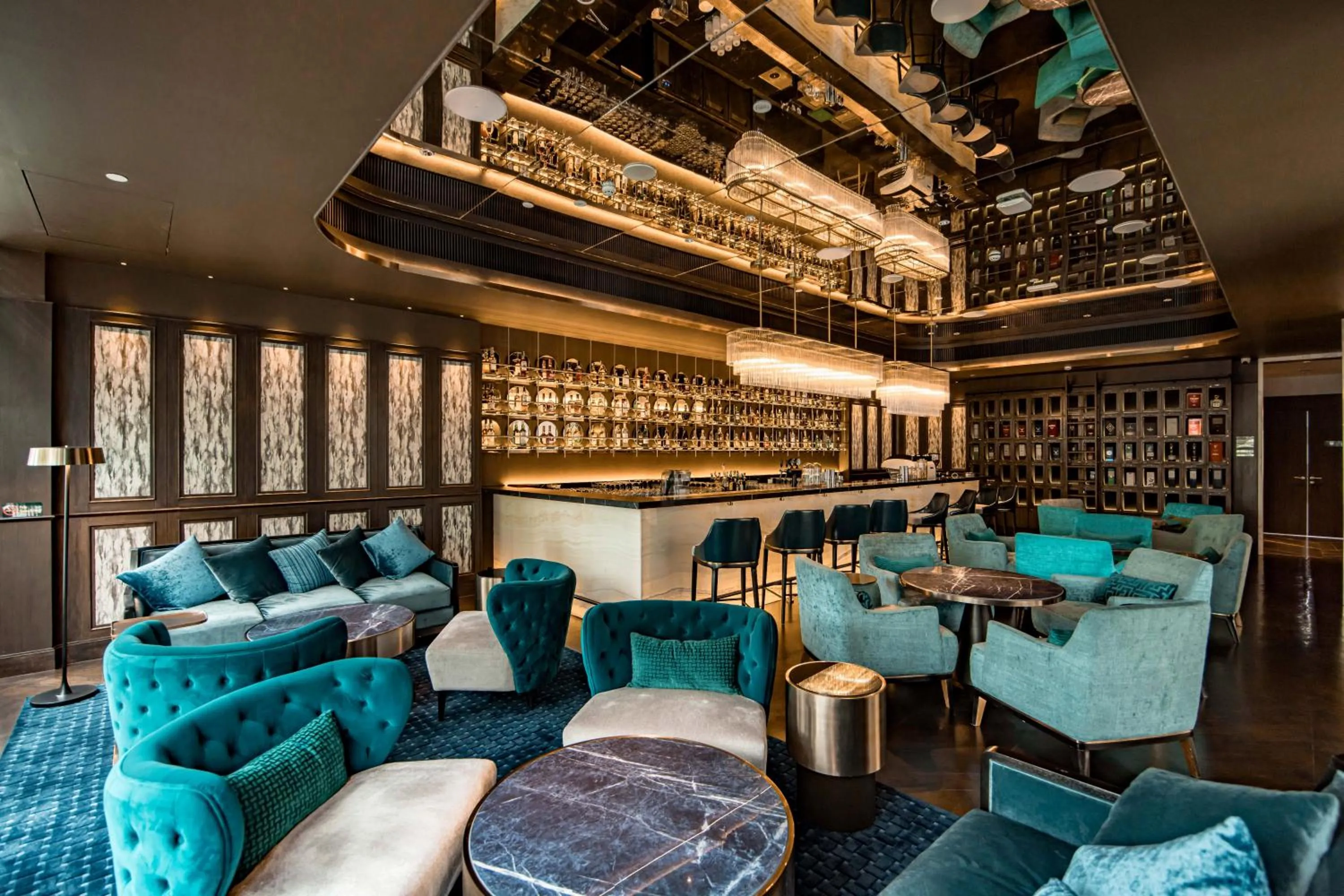 Lounge or bar in SILQ Hotel & Residence