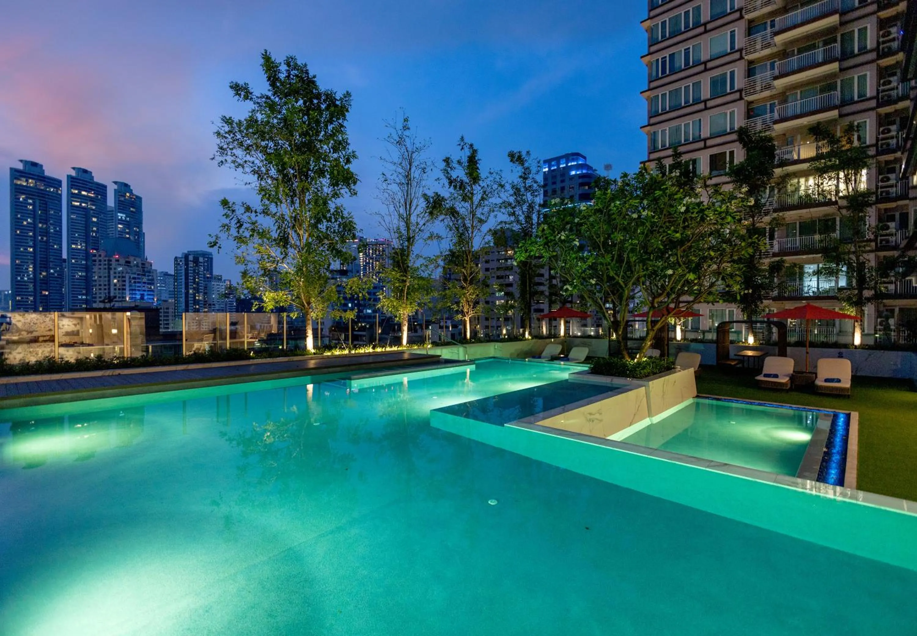 Swimming pool in SILQ Hotel & Residence