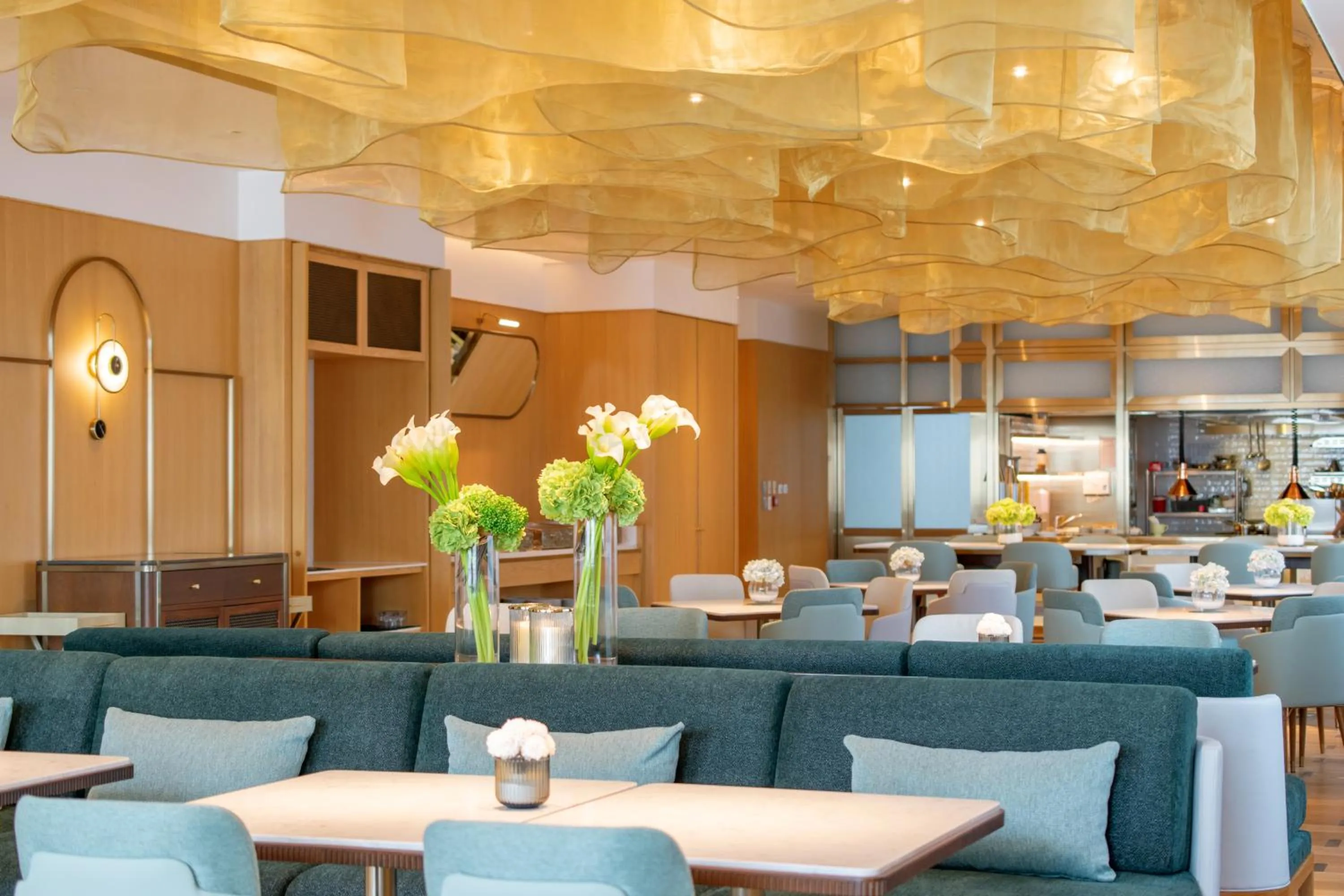 Restaurant/places to eat in SILQ Hotel & Residence