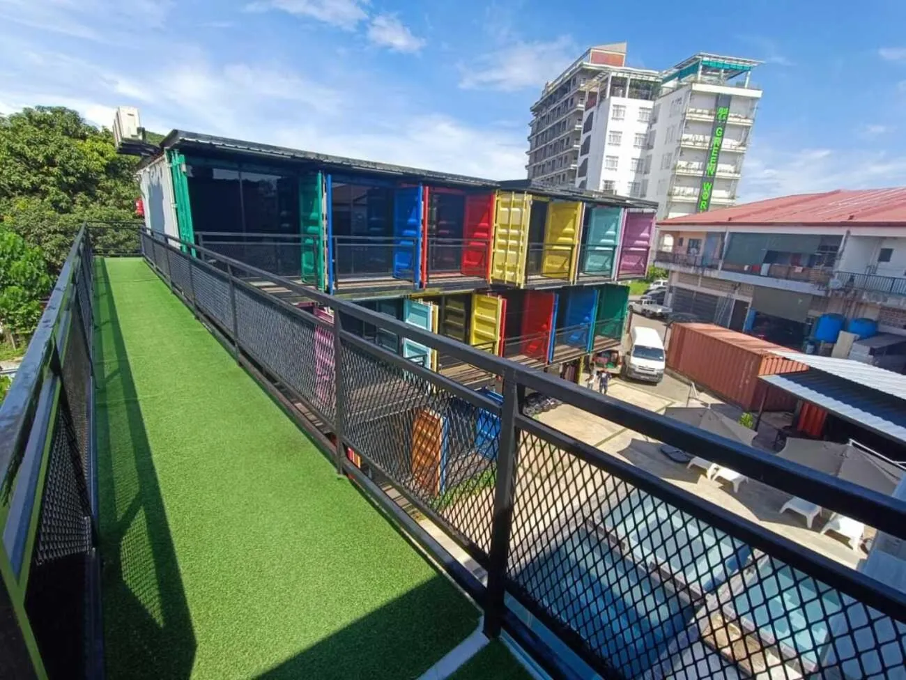 Swimming pool in Boxinn The Kontena Home