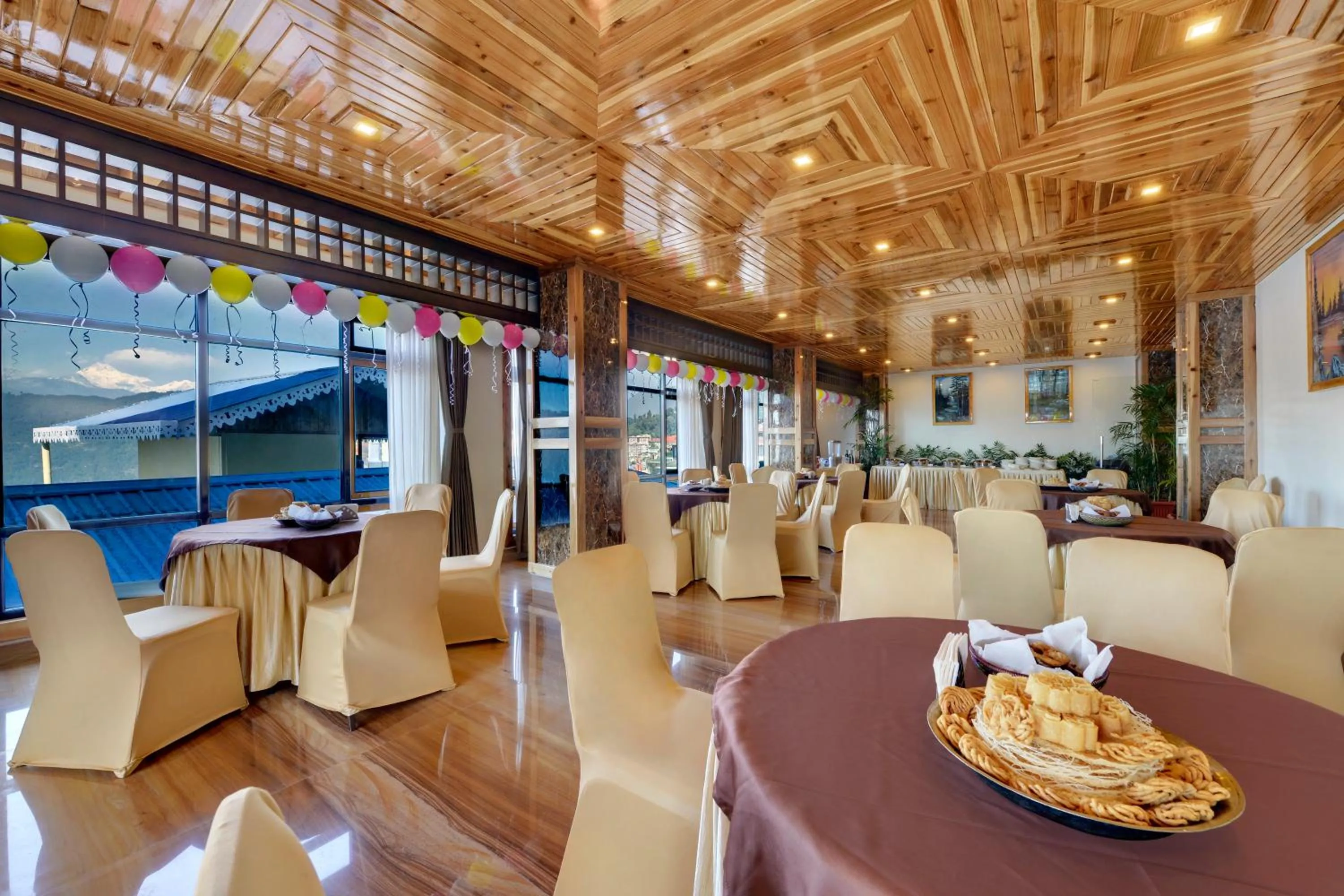 Restaurant/places to eat in Yashshree Sikkim Blossom 600 Meters from MG Marg