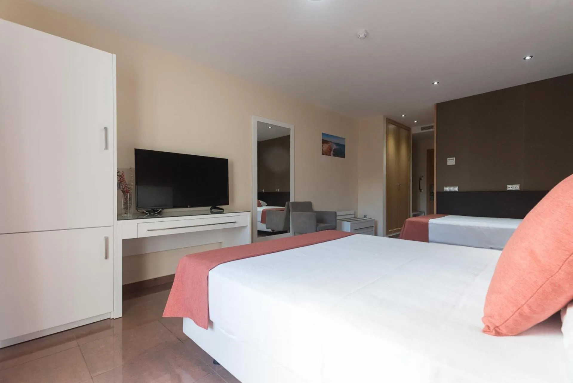 Photo of the whole room, Bed in Hotel Pradillo Conil