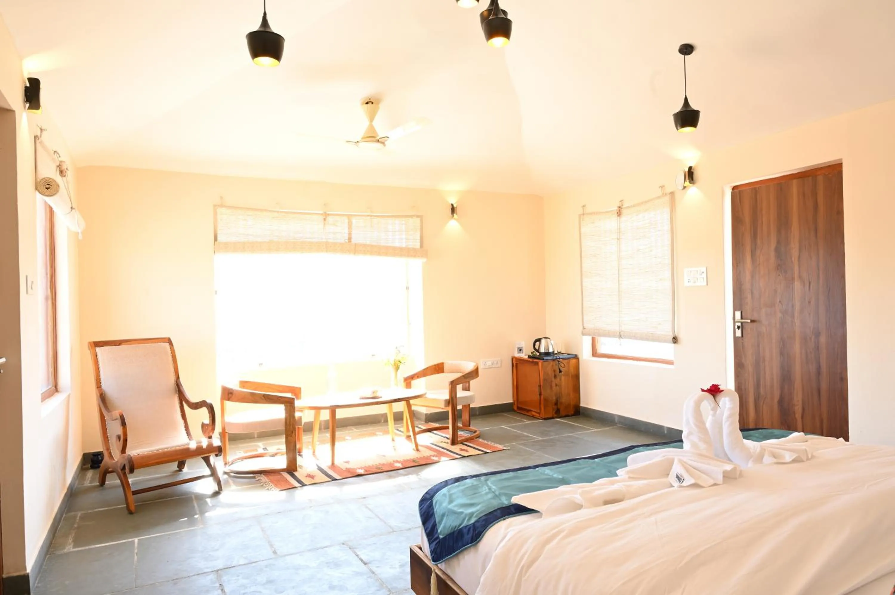 Living room, Bed in Clarks Safari Jawai