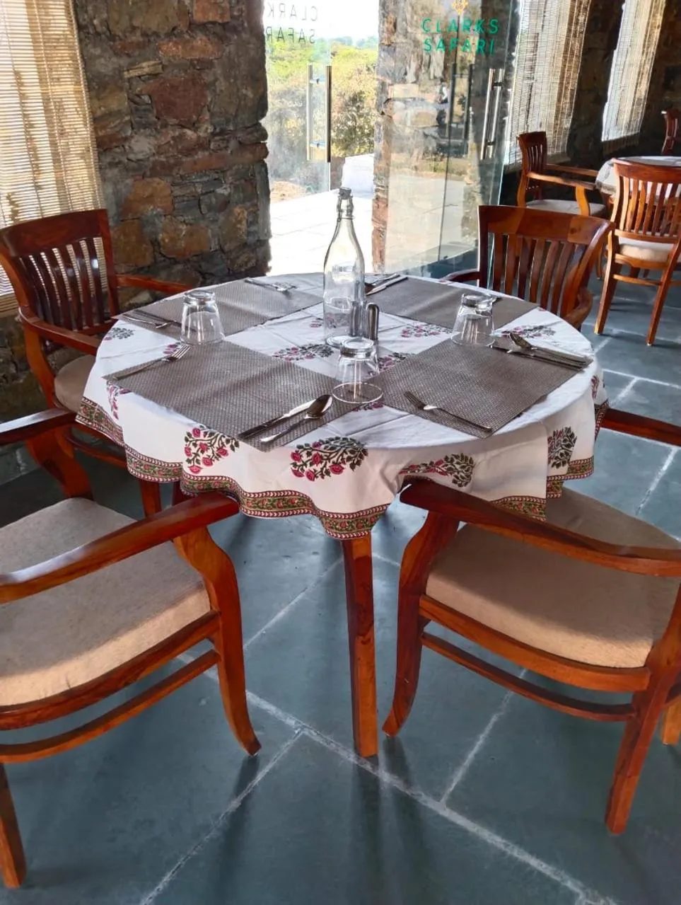 Restaurant/places to eat in Clarks Safari Jawai