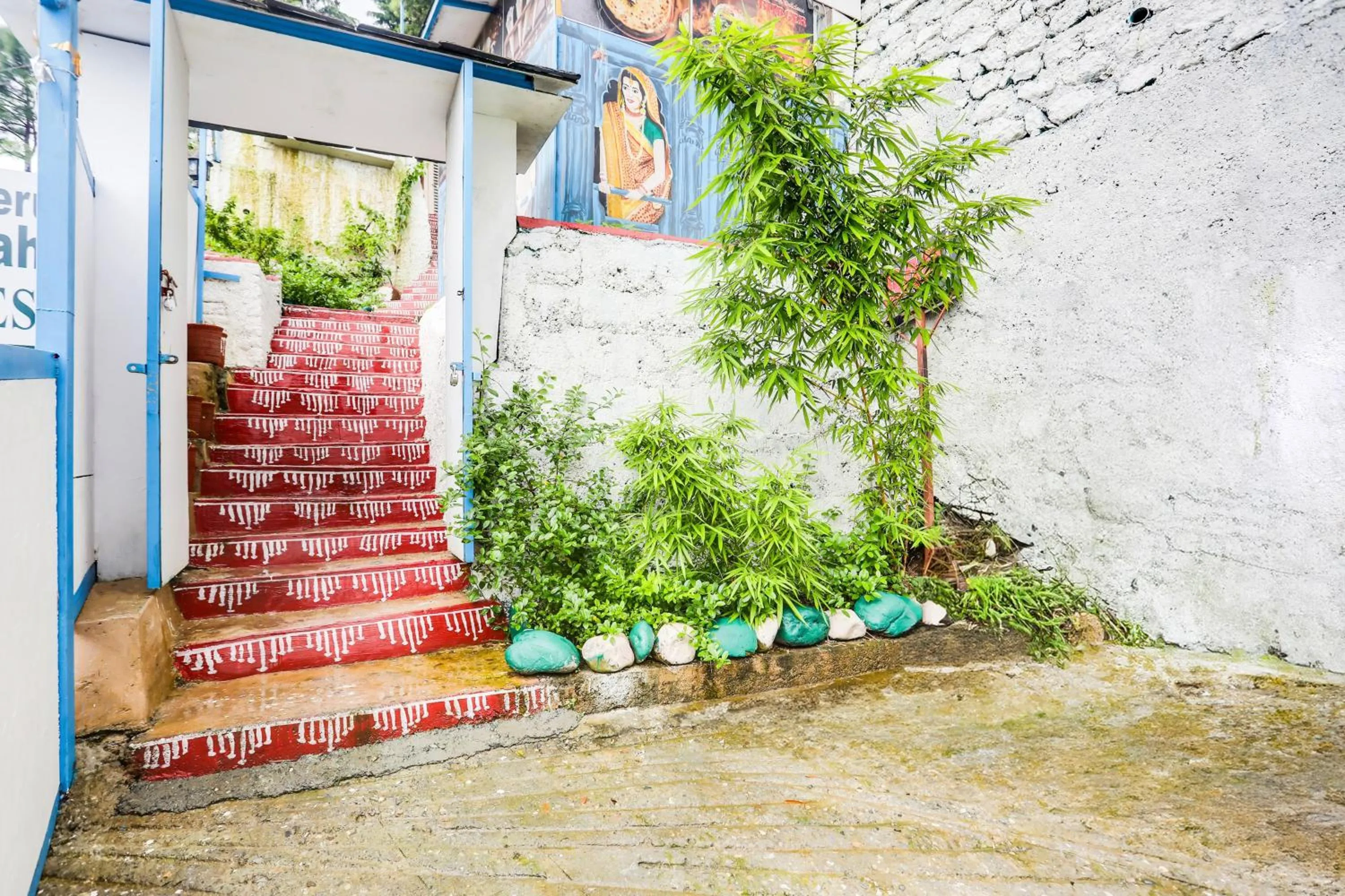 Facade/entrance in Palette by CheckIn Bhatta Falls Mussorie