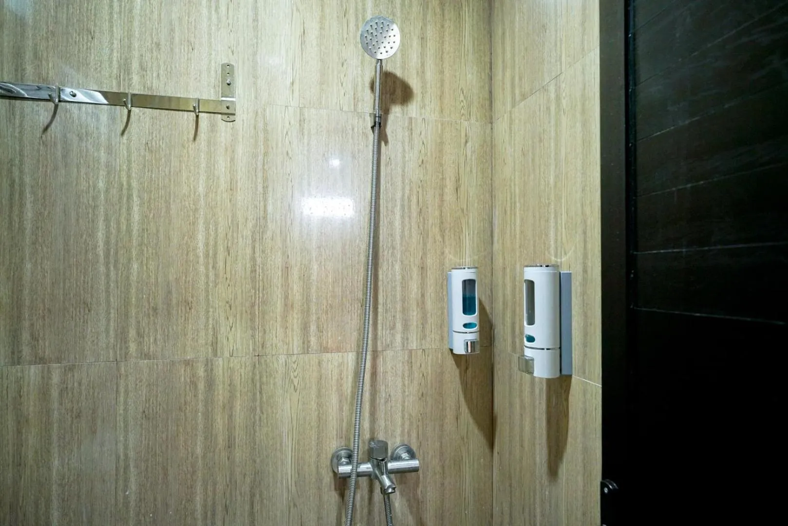 Bathroom in Sans Bougenville Lampung
