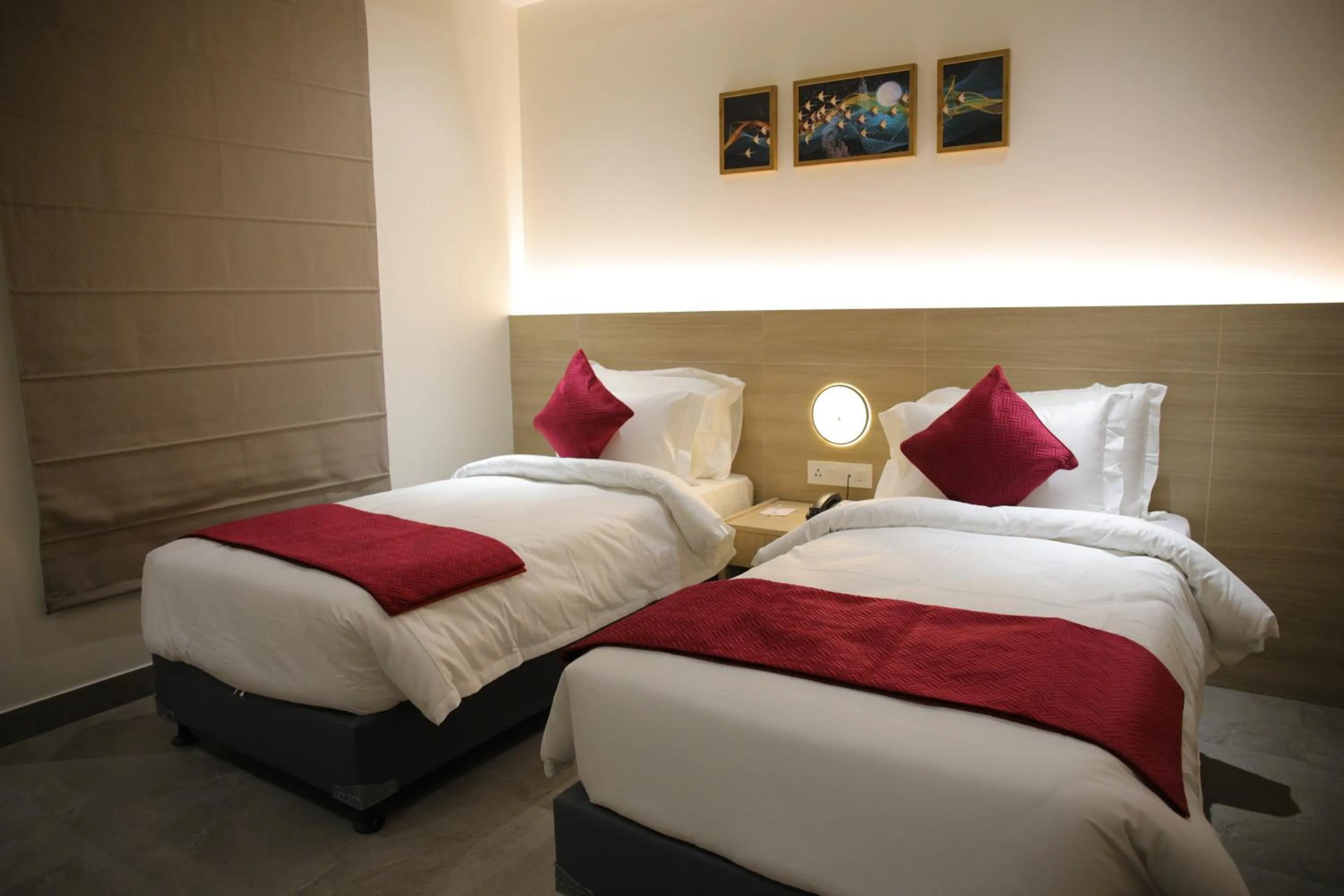 Bedroom, Bed in Pride Biznotel Haldwani