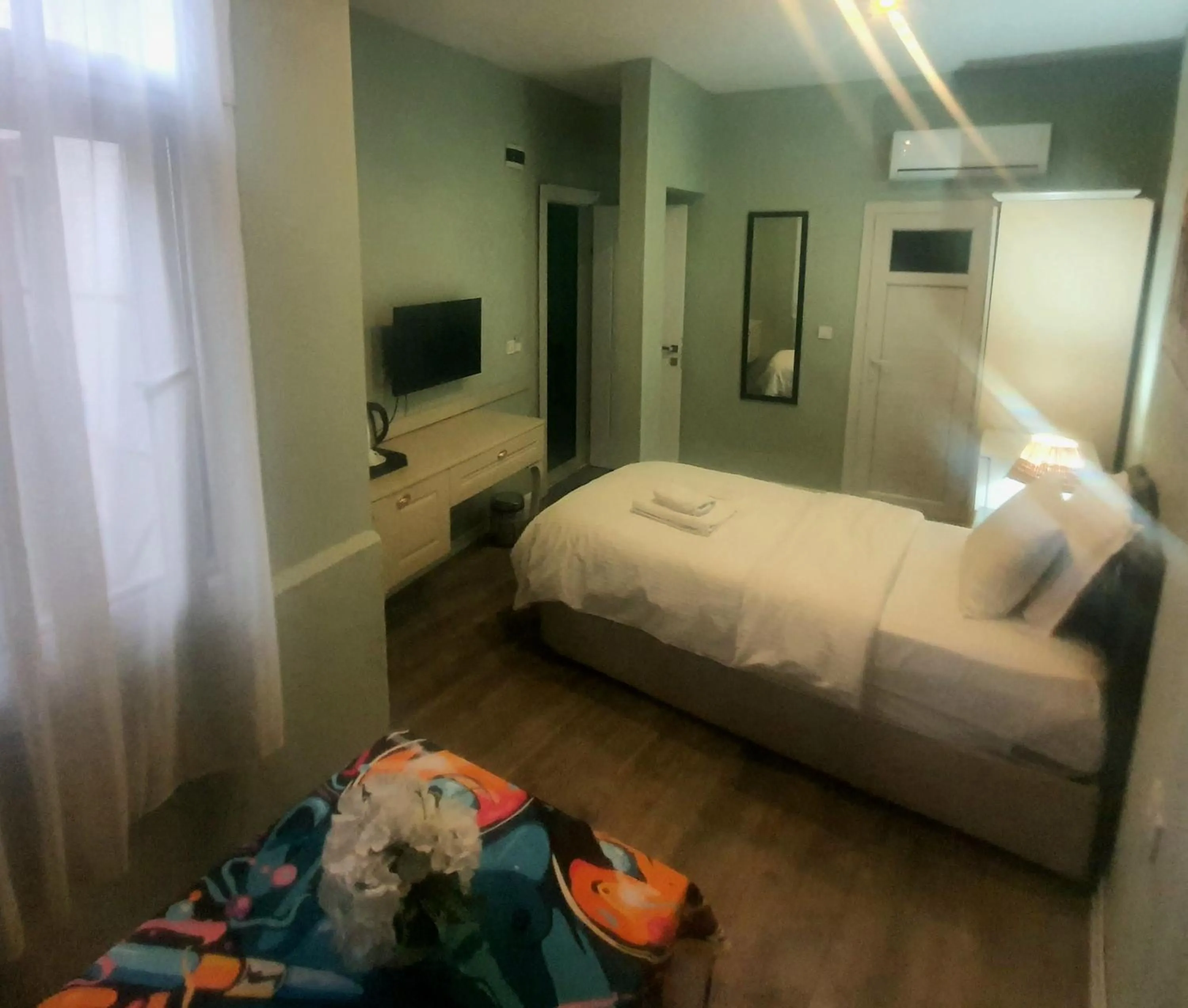 Photo of the whole room, Bed in st945 Palas Otel